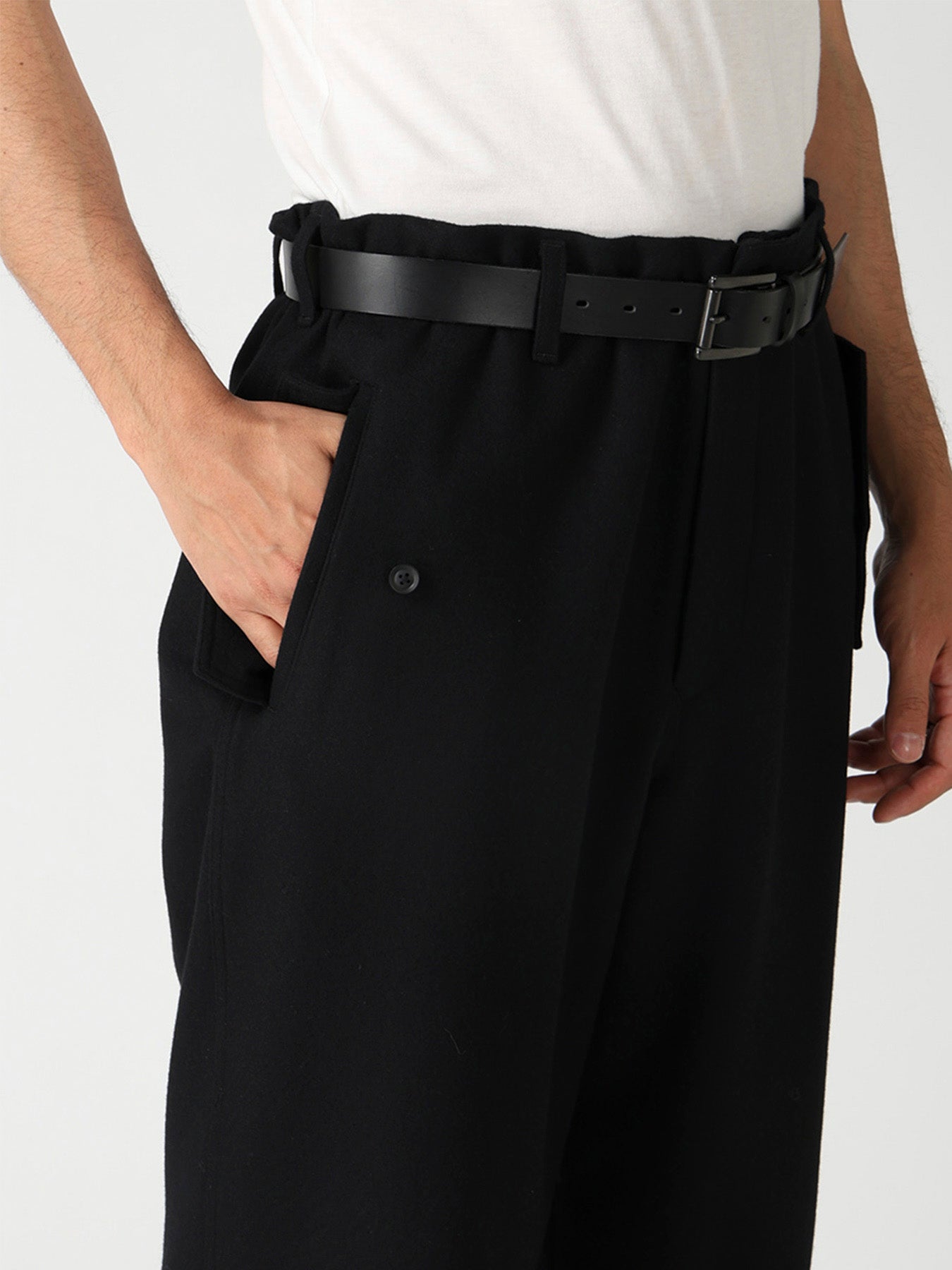 NEEDLE PUNCHED FLANNEL HEM SLIT BUTTON PANTS