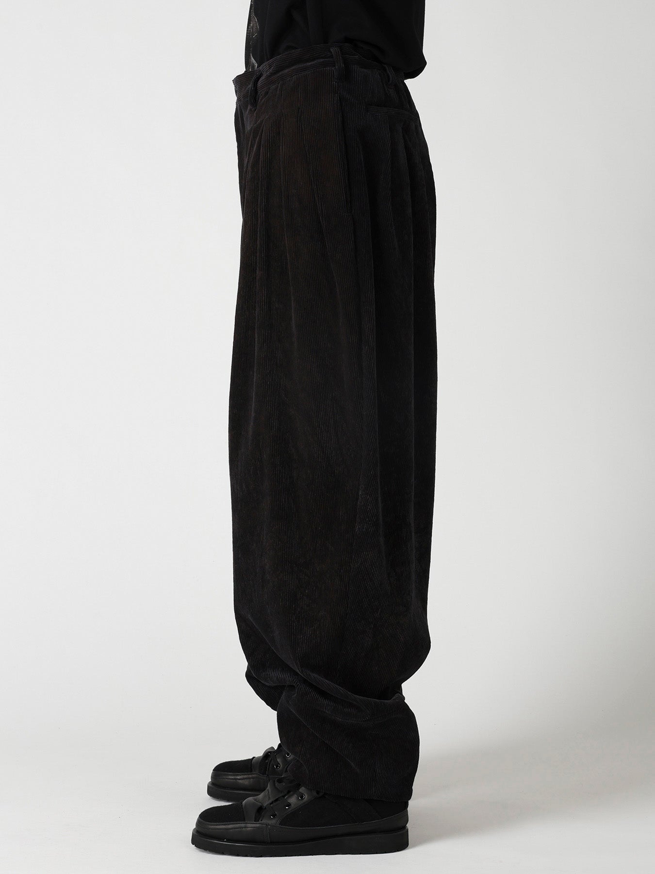 C/RY CORDUROY PIGMENT WASHED 20TUCKS HEM PANTS
