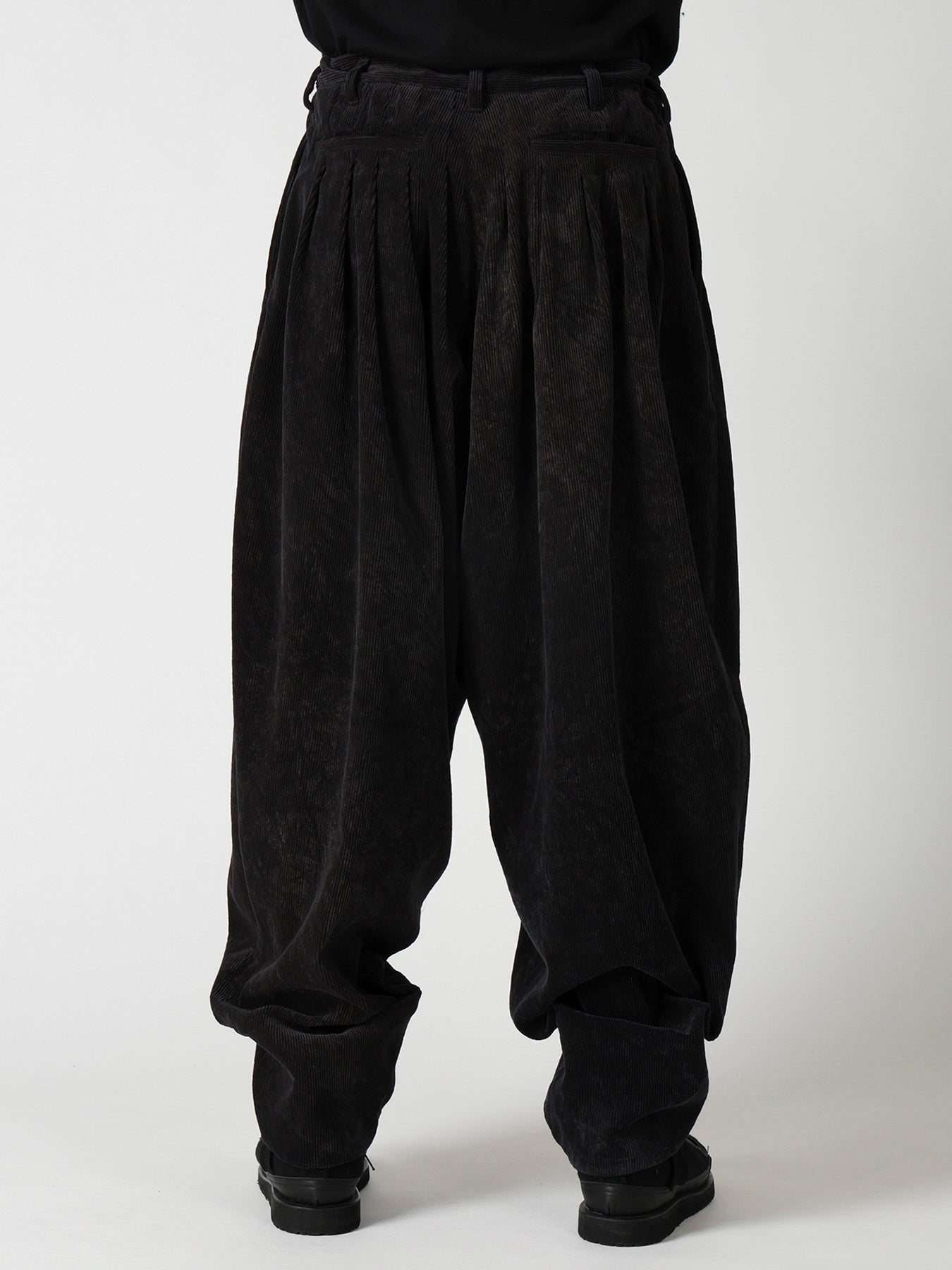 C/RY CORDUROY PIGMENT WASHED 20TUCKS HEM PANTS
