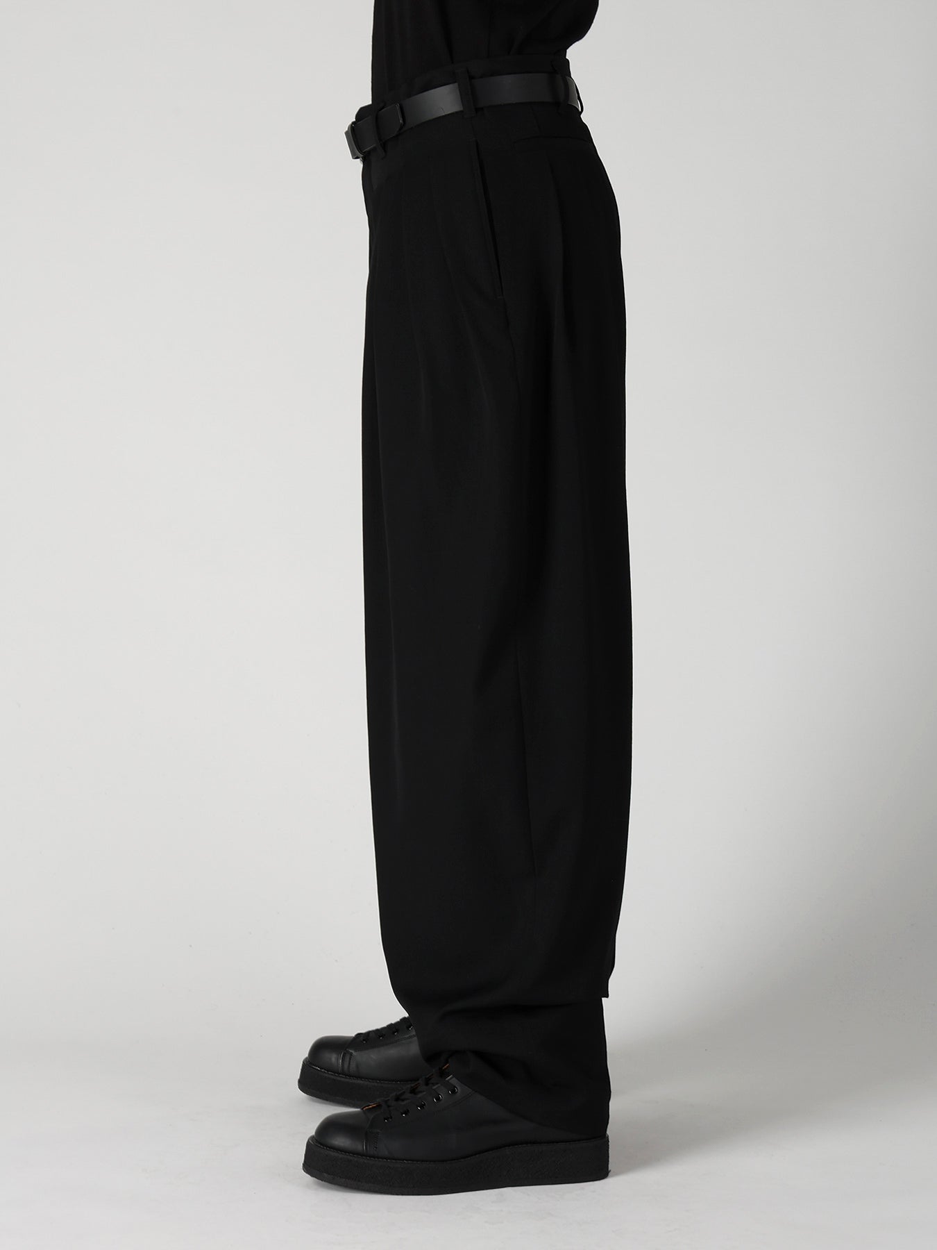WOOL GABARDINE 16 TUCKS STACKED HEM PANTS