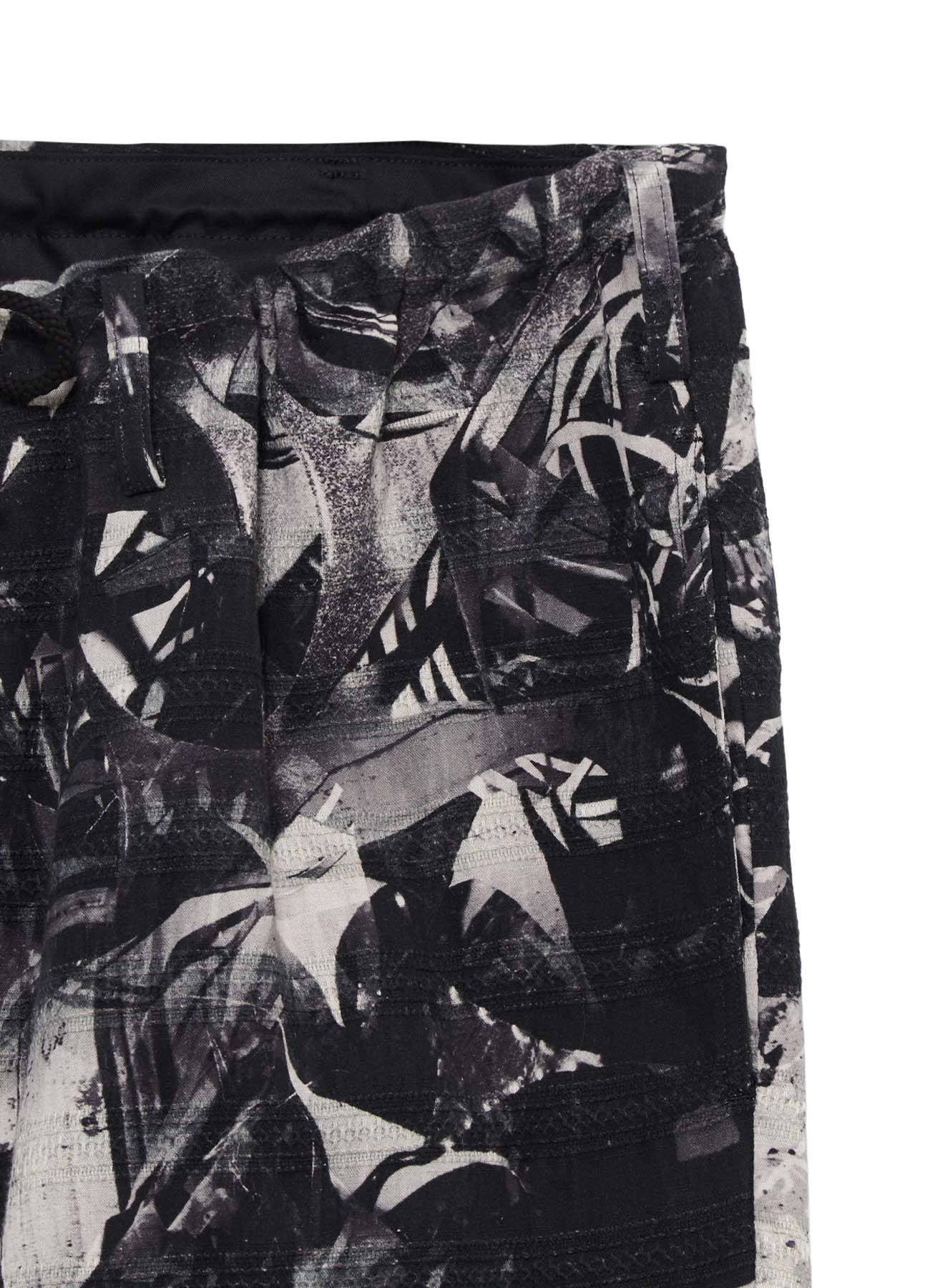 MONOCHROME SCRAP PATTERN PRINTED DRAWSTRING WAIST PANTS