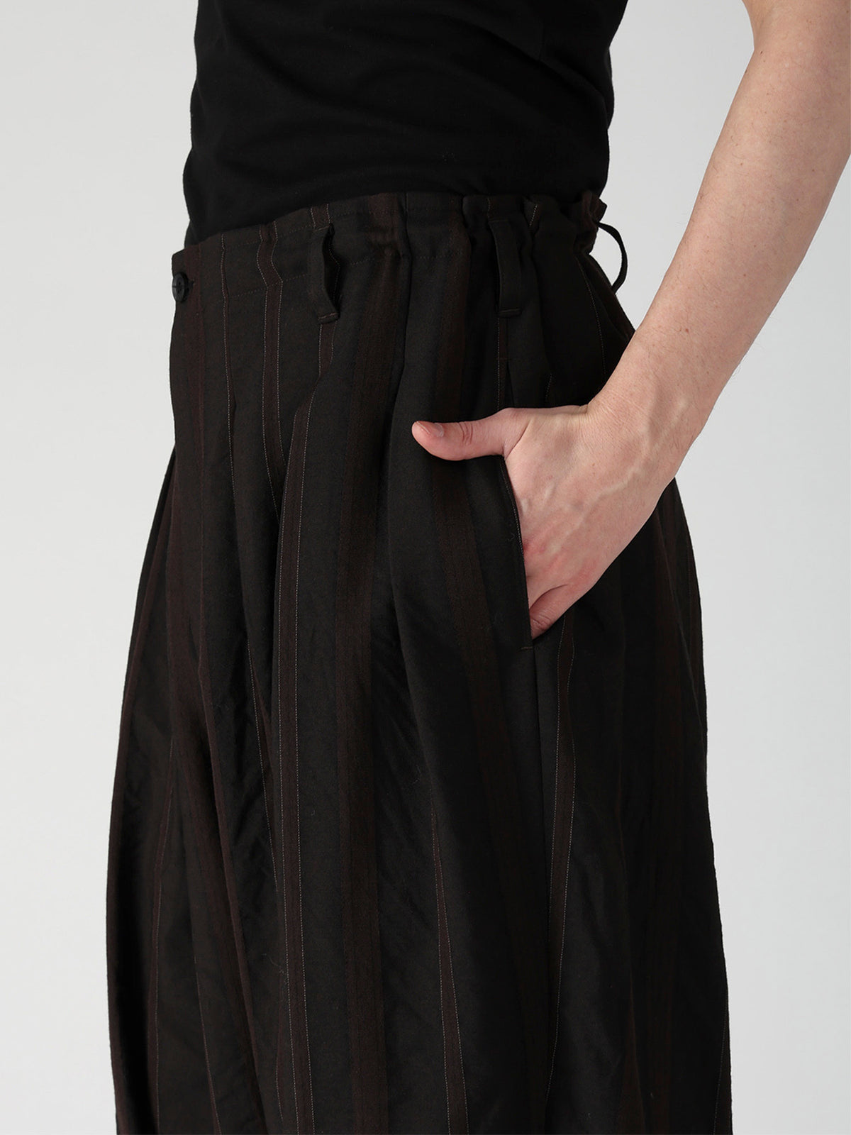 WOOL SATIN ST STRIPE WIDE TUCK PANTS