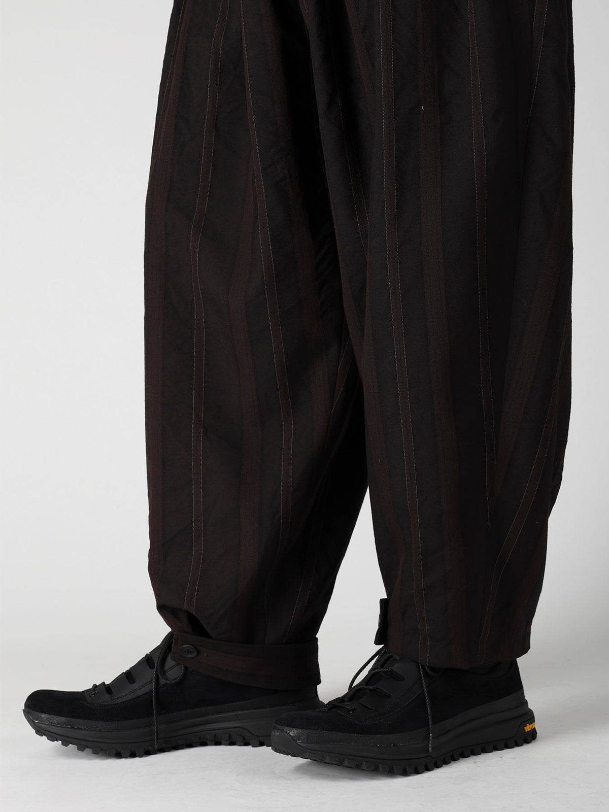 WOOL SATIN ST STRIPE WIDE TUCK PANTS