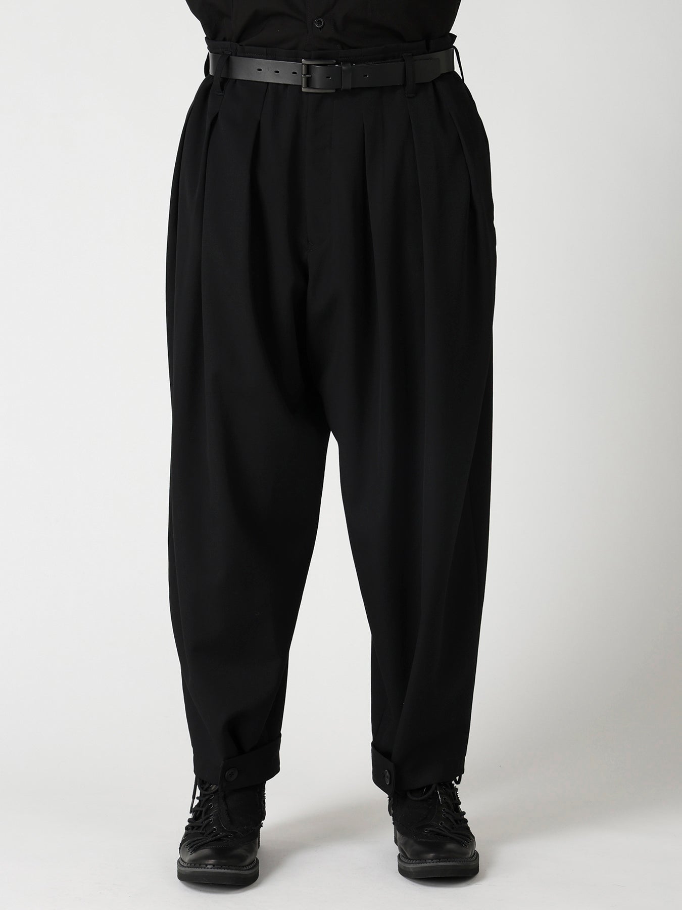 WOOL GABARDINE HEM TAB WIDE TUCK PANTS