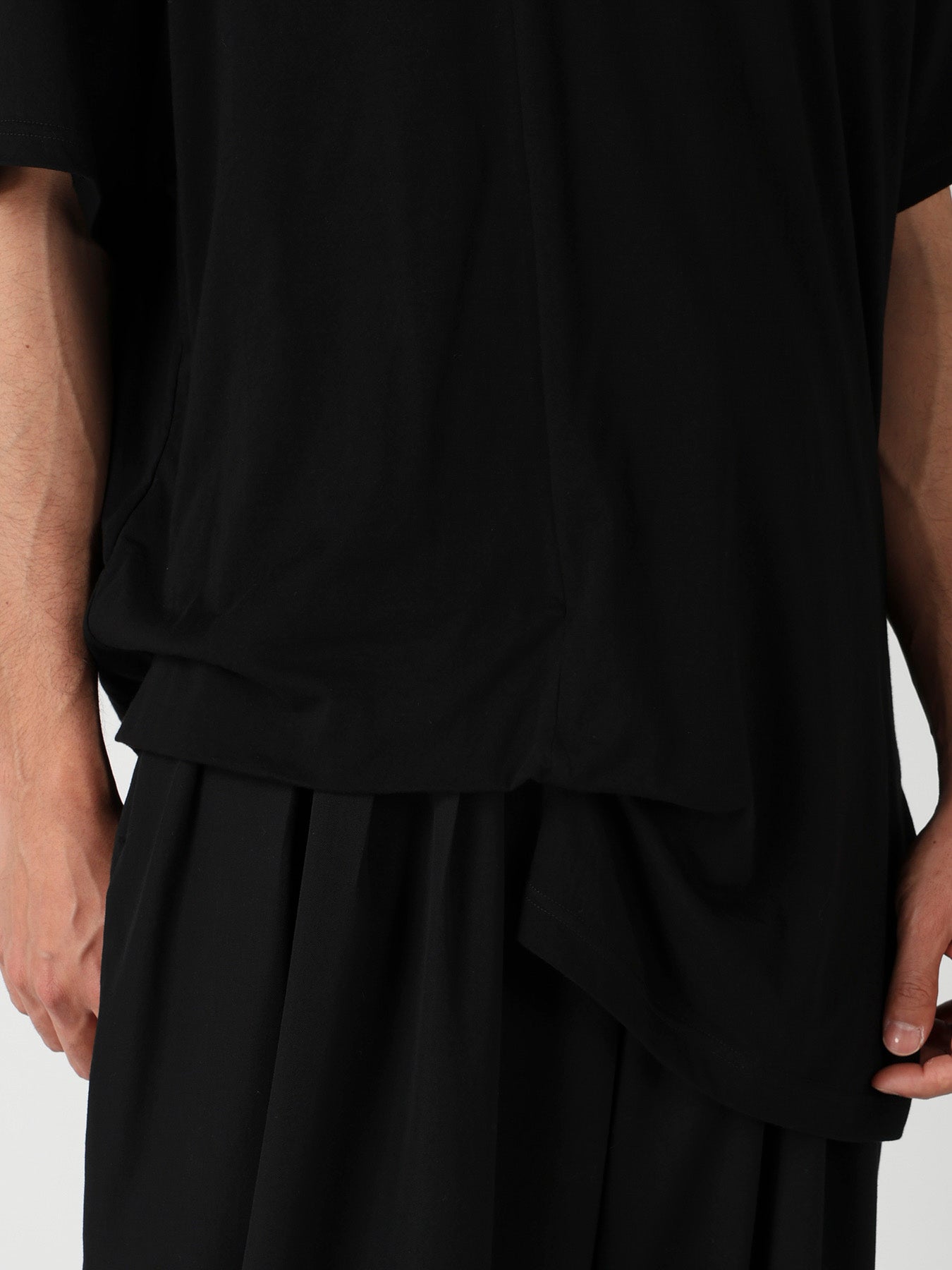 COTTON CASHMERE SINGLE JERSEY ASSYMETRY HEM SS TEE