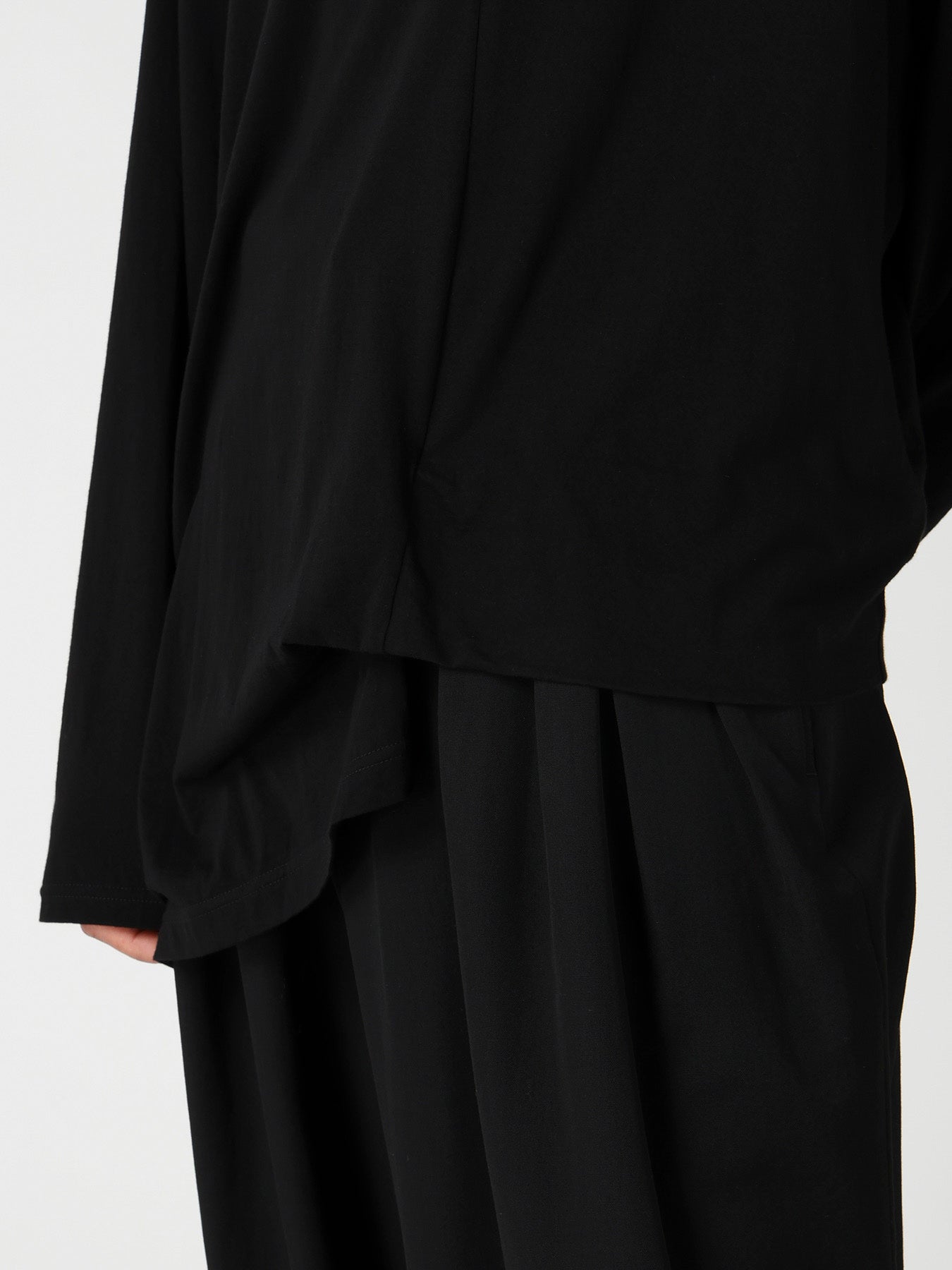 COTTON CASHMERE SINGLE JERSEY ASSYMETRY HEM LS TEE