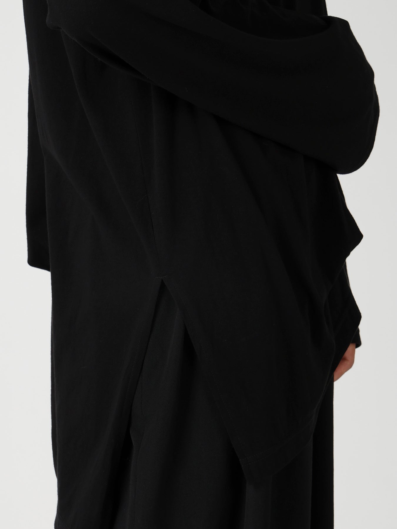 COTTON CASHMERE SINGLE JERSEY ASSYMETRY HEM LS TEE