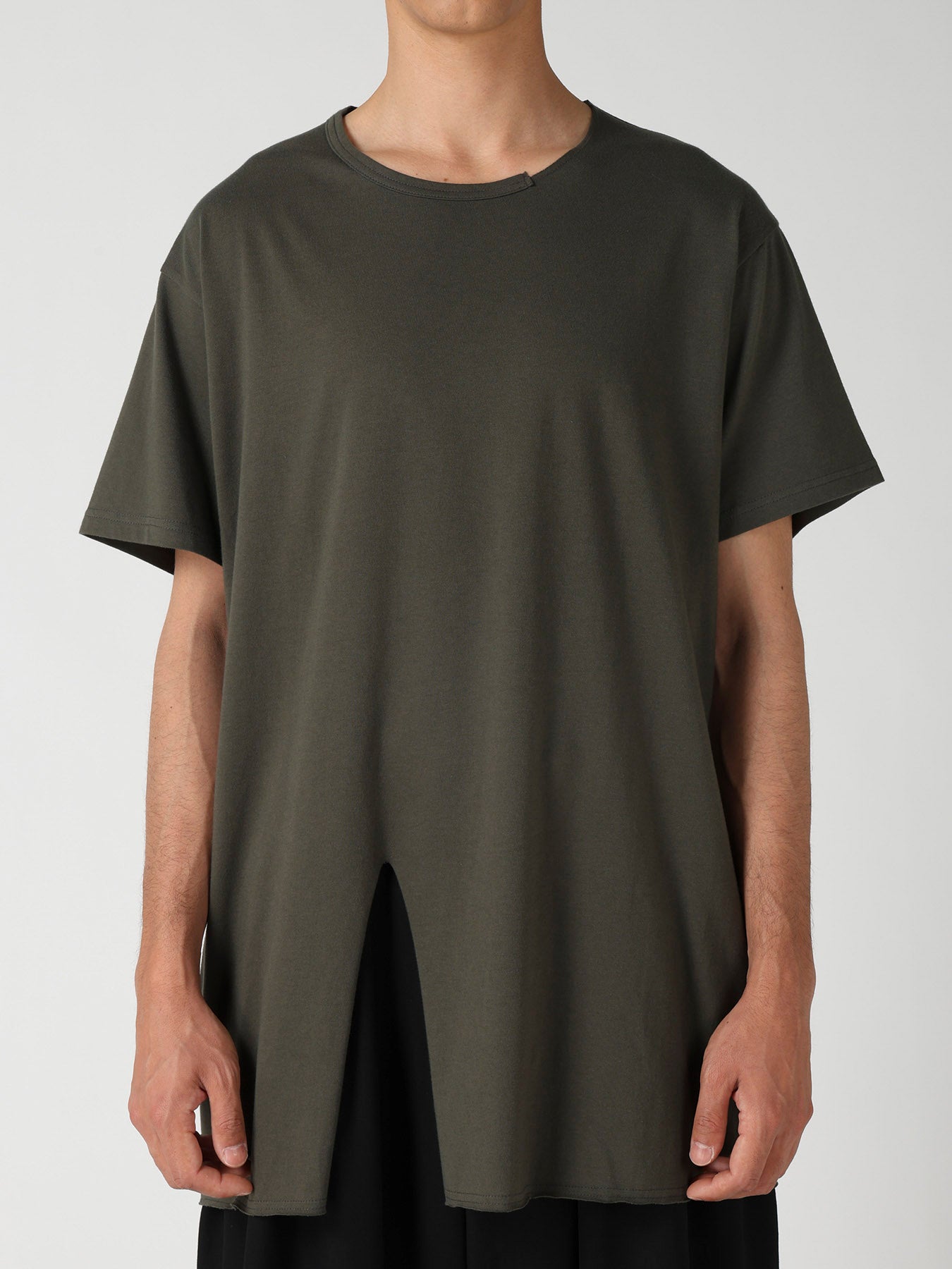 COTTON JERSEY SLIT ROUND NECK SHORT SLV TEE