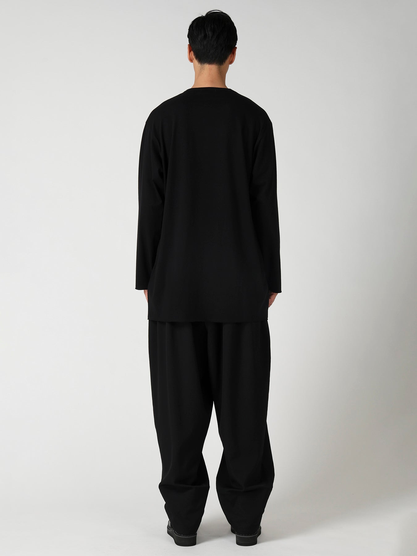 COTTON JERSEY SLIT ROUND NECK LONG SLV TEE