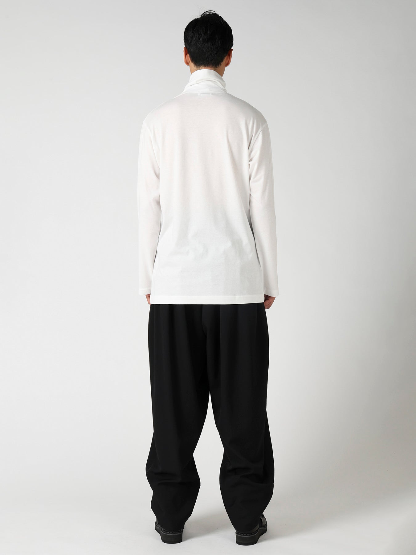 SOFT SINGLE JERSEY TURTLE NECK LONG SLEEVE TEE