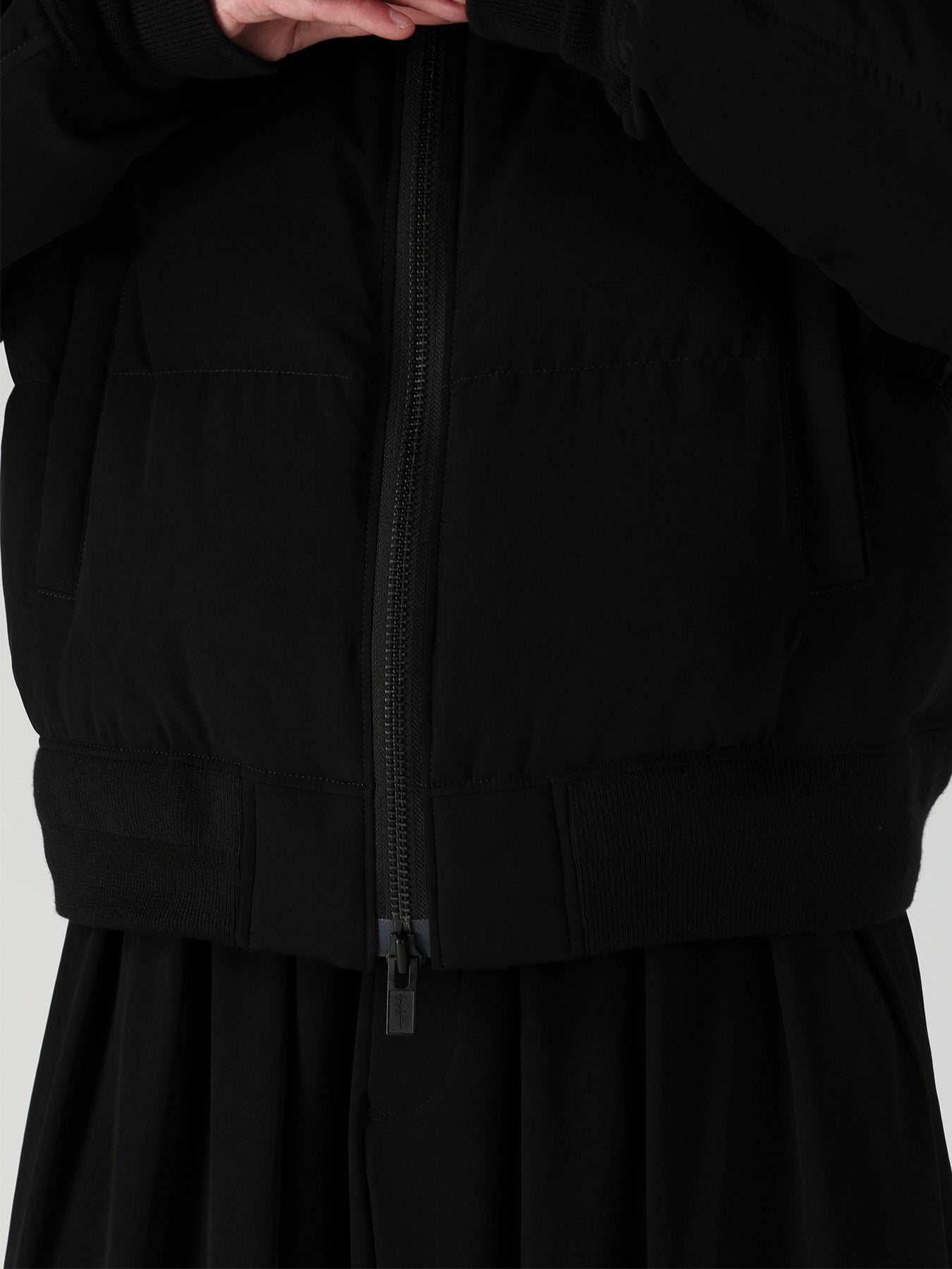 TA TUXEDO HOODIE DOWN JACKET