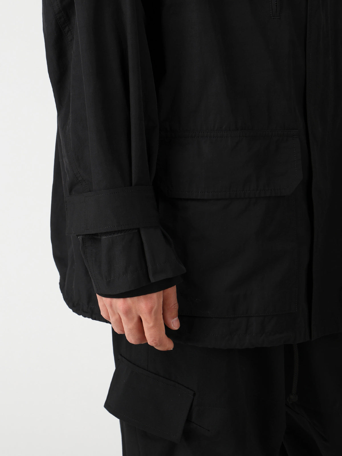 NY SPUN GABARDINE BLACK PACKABLE HOOD BLOUSON
