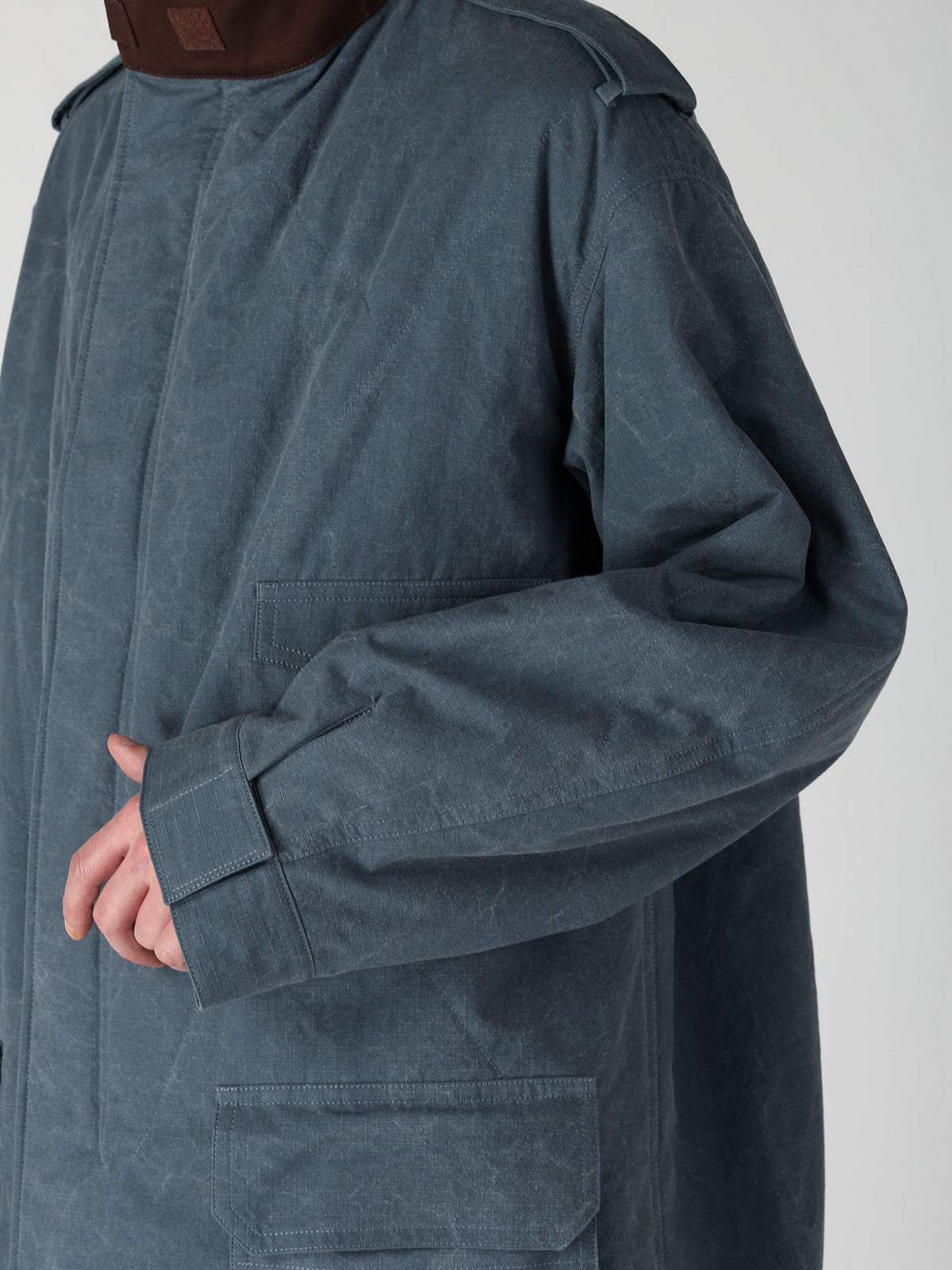 C RIP PIGMENT HOODED STITCH BLOUSON