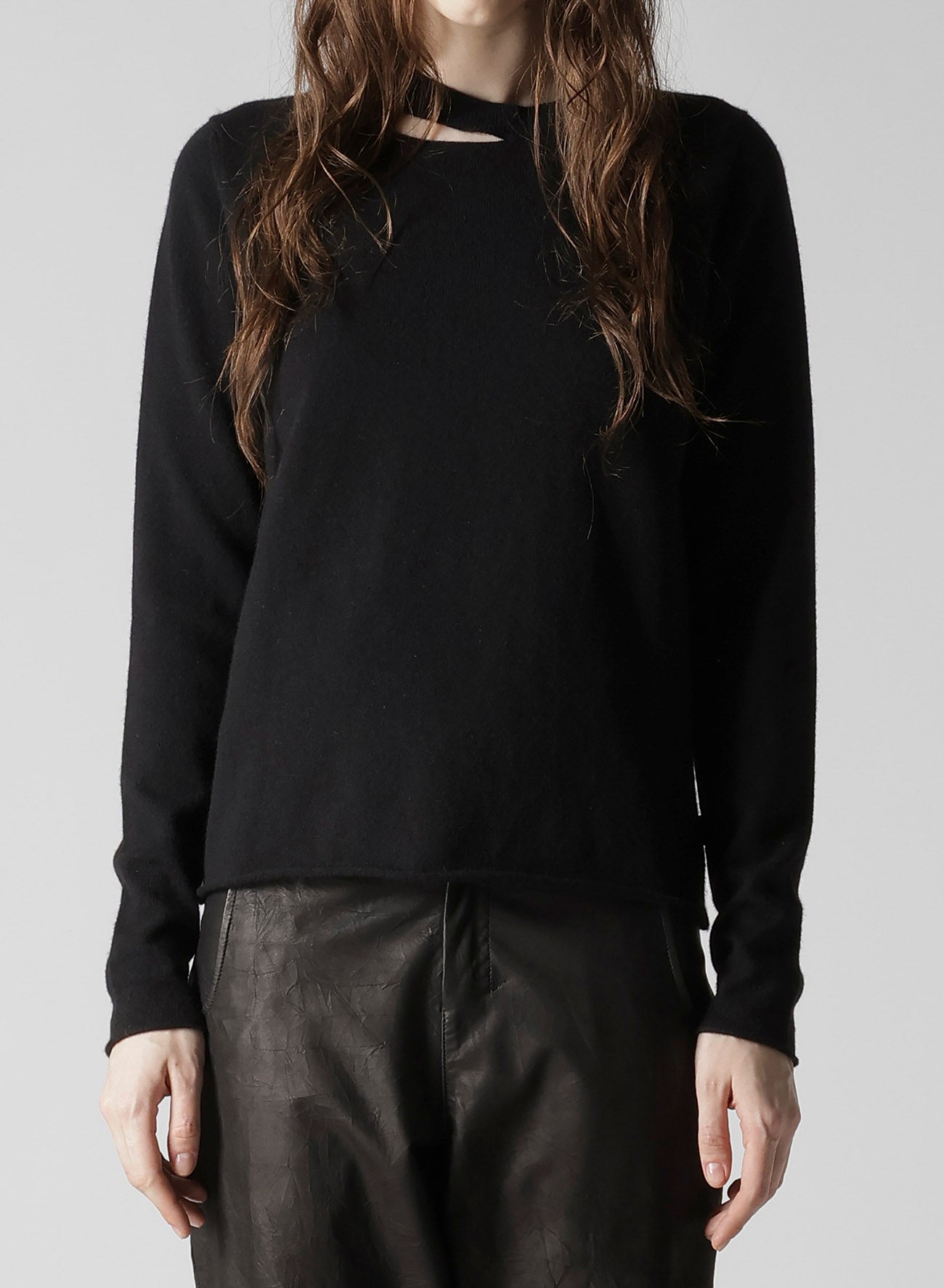 CASHMERE SINGLE JERSEY ROUND NECK SLIT KNIT