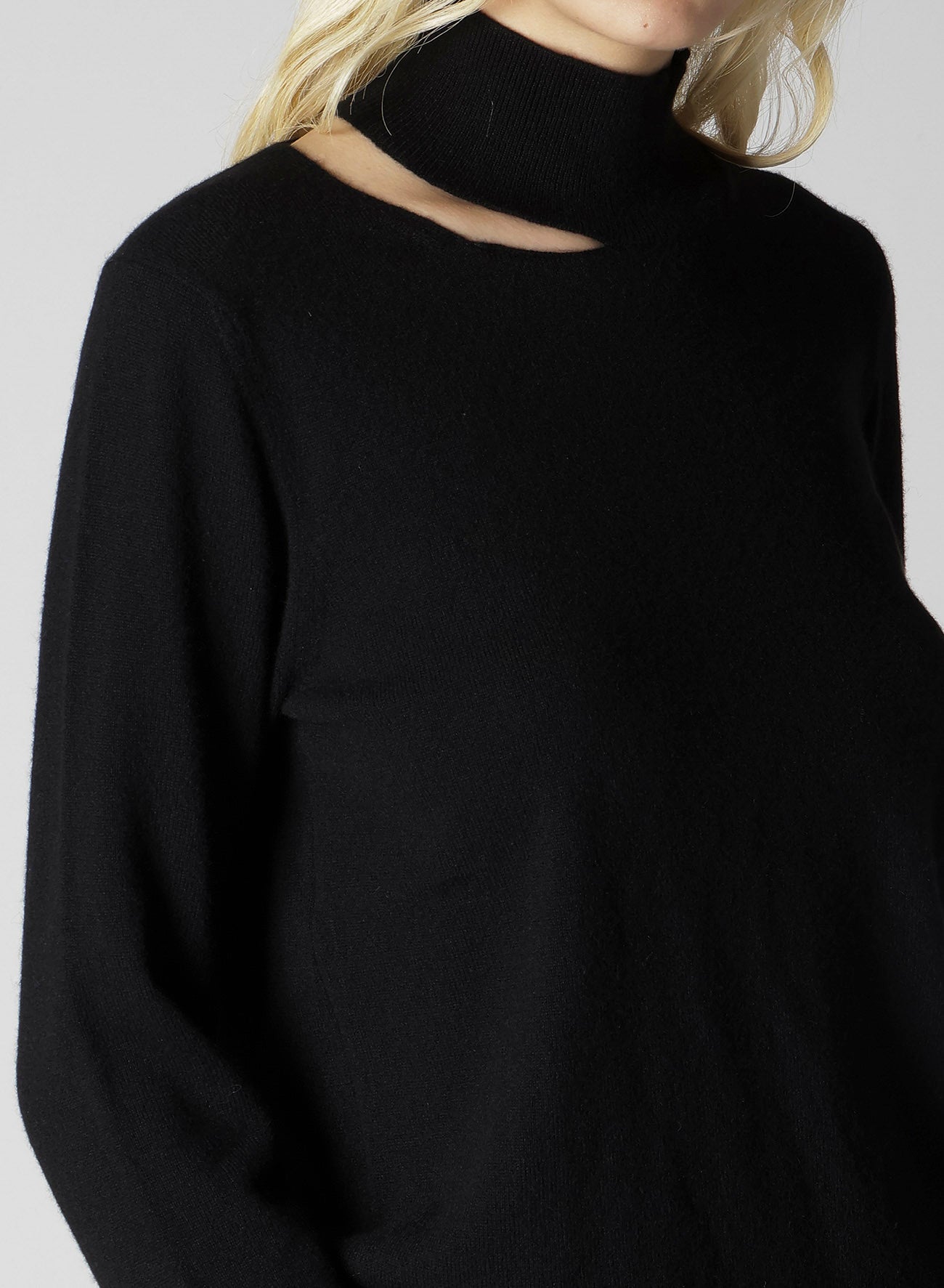 CASHMERE SINGLE JERSEY HIGH NECK SLIT KNIT