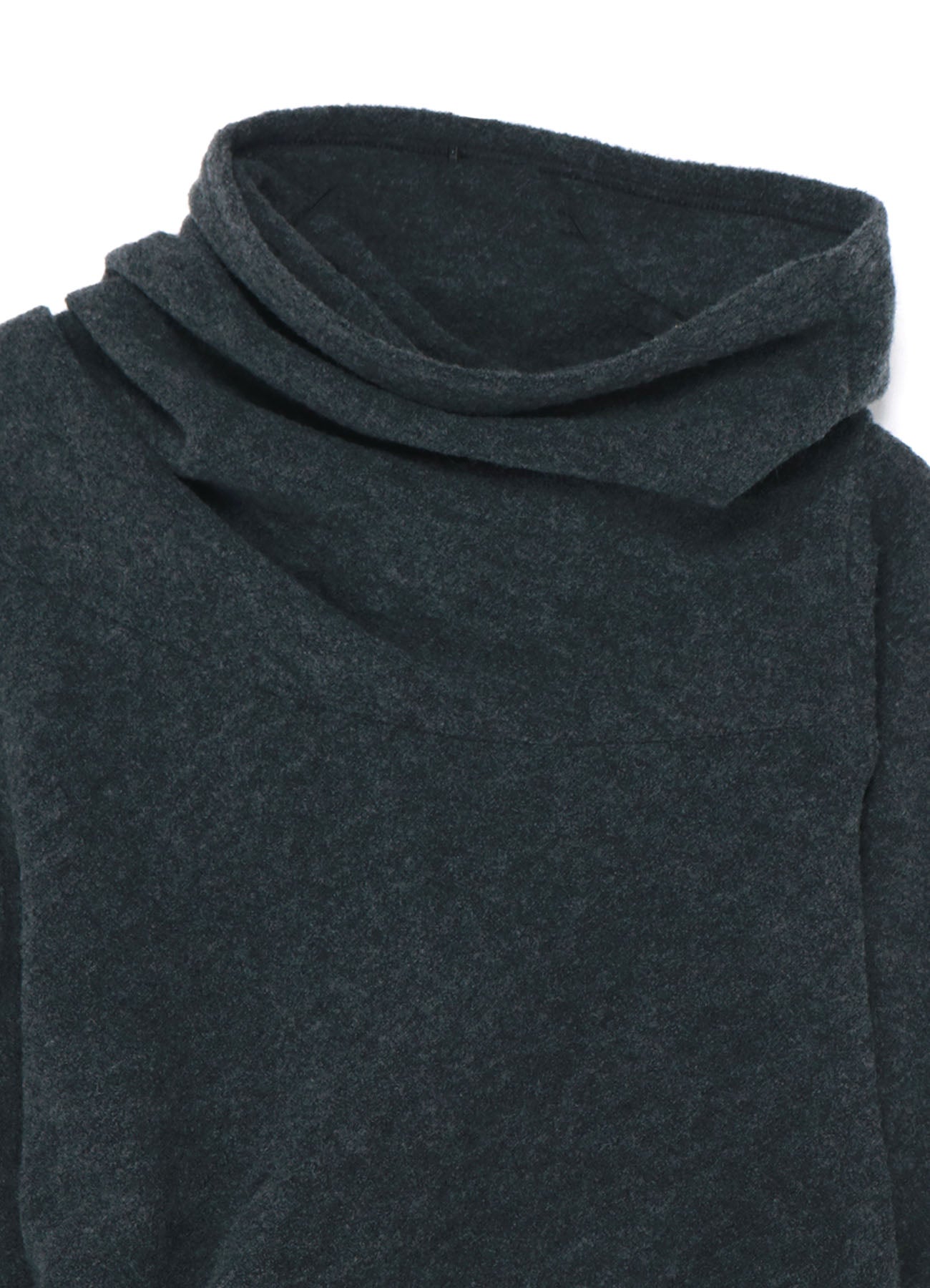 ASYMMETRIC CUT SOFT WOOL PILE T-SHIRT