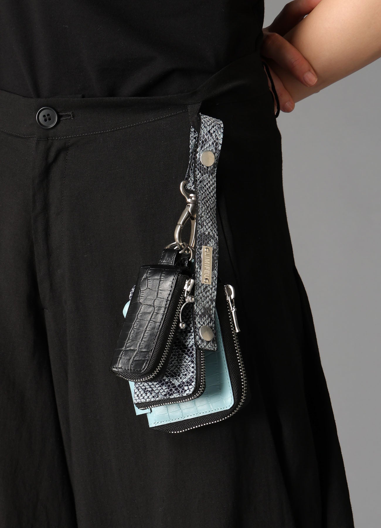 CROC+ SNAKE EMBOSSED LEATHER  3LAYERS POUCH