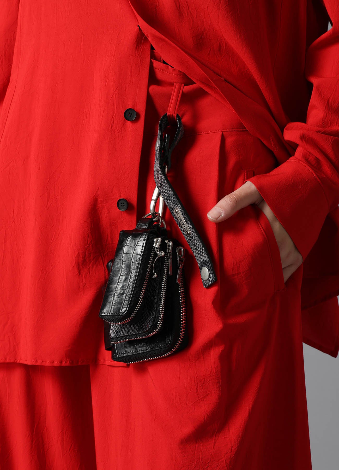 L*O様 YG248 ブラック/アイボリー LLサイズ パンチングメッシュグロー CROC+ SNAKE EMBOSSED LEATHER 3LAYERS POUCH – THE SHOP YOHJI YAMAMOTO