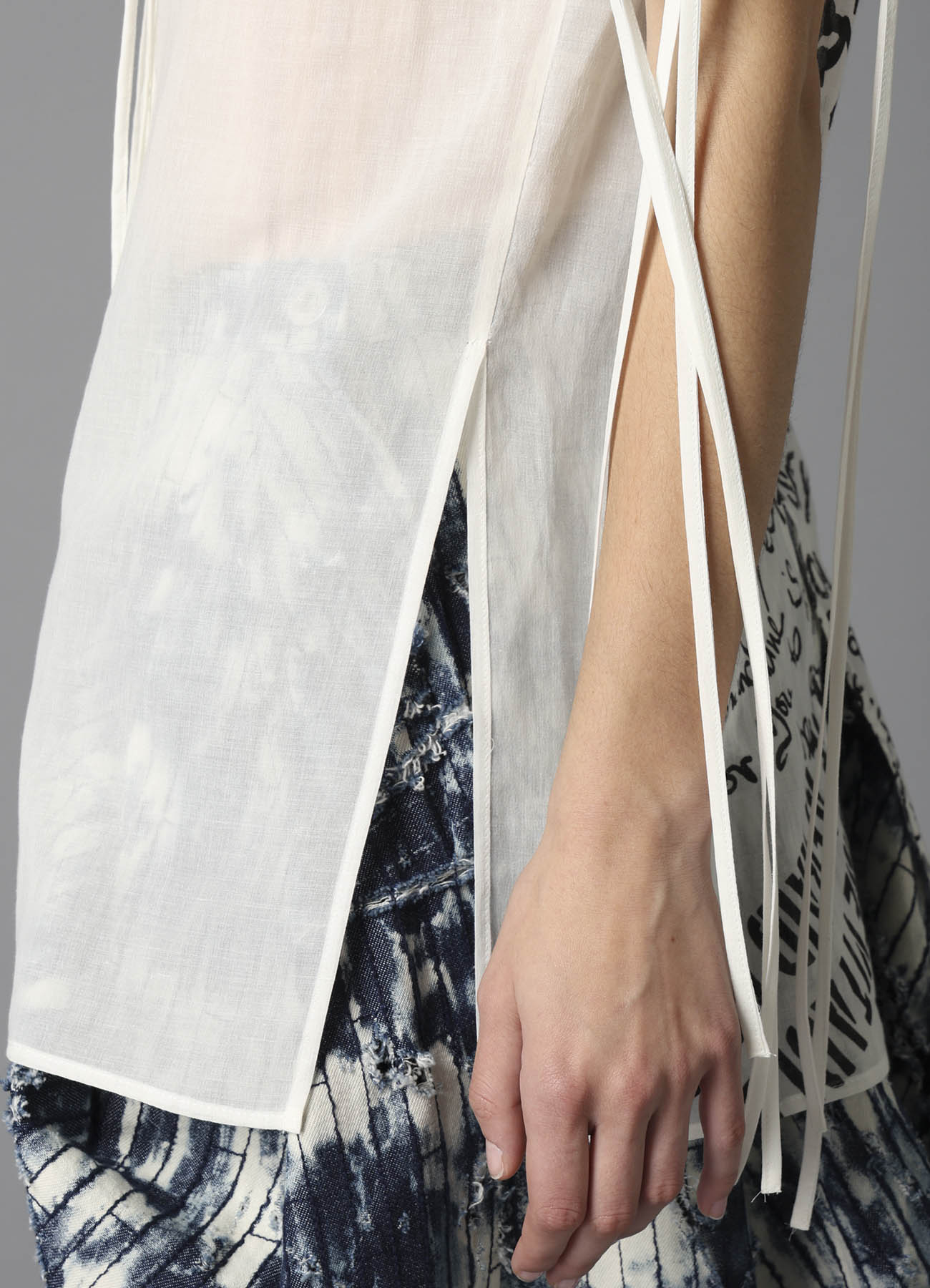 MESSEAGES PT STRINGS BLOUSE B