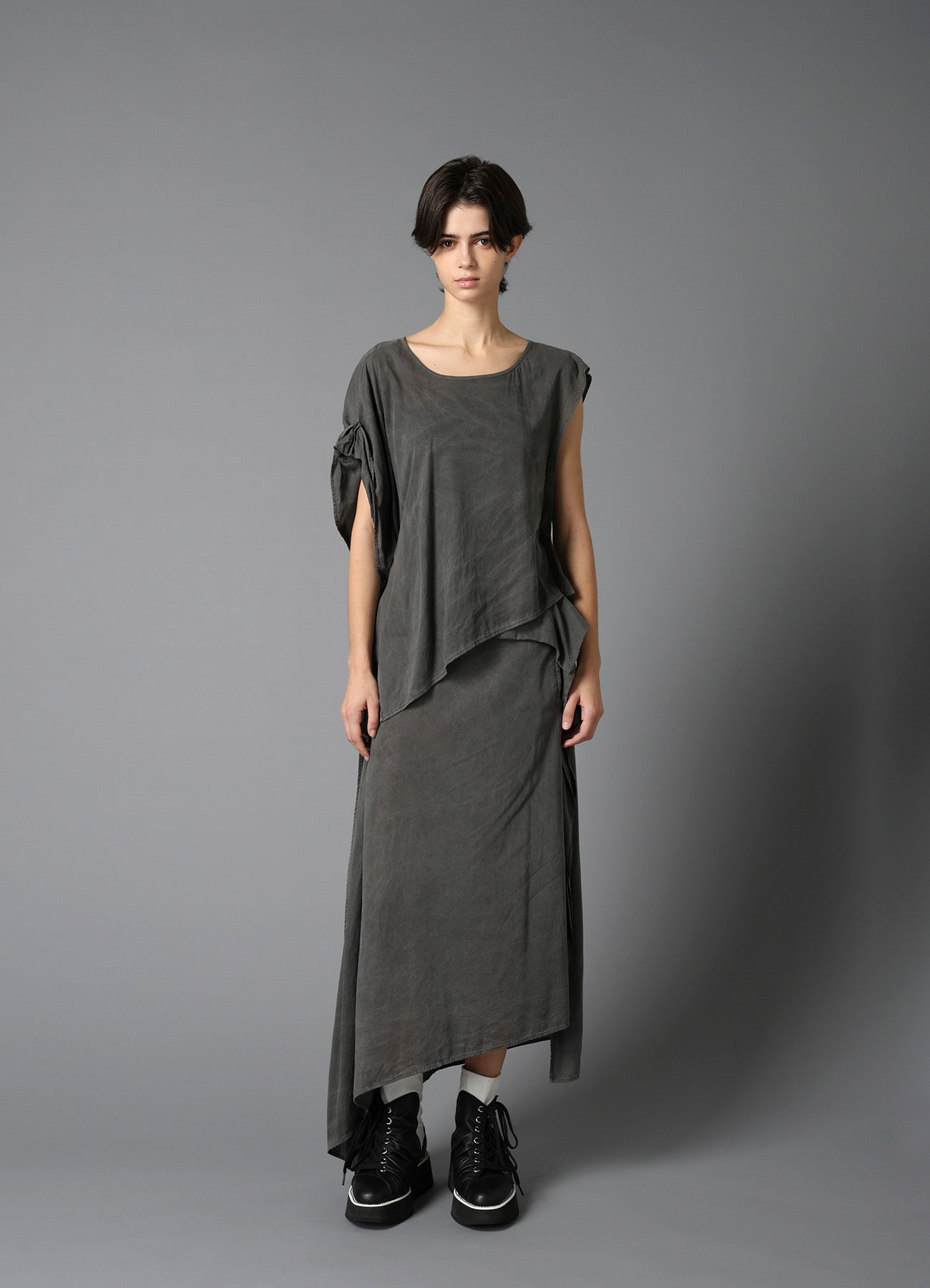 GARMENT-DYED LAWN SQUARE BLOUSE