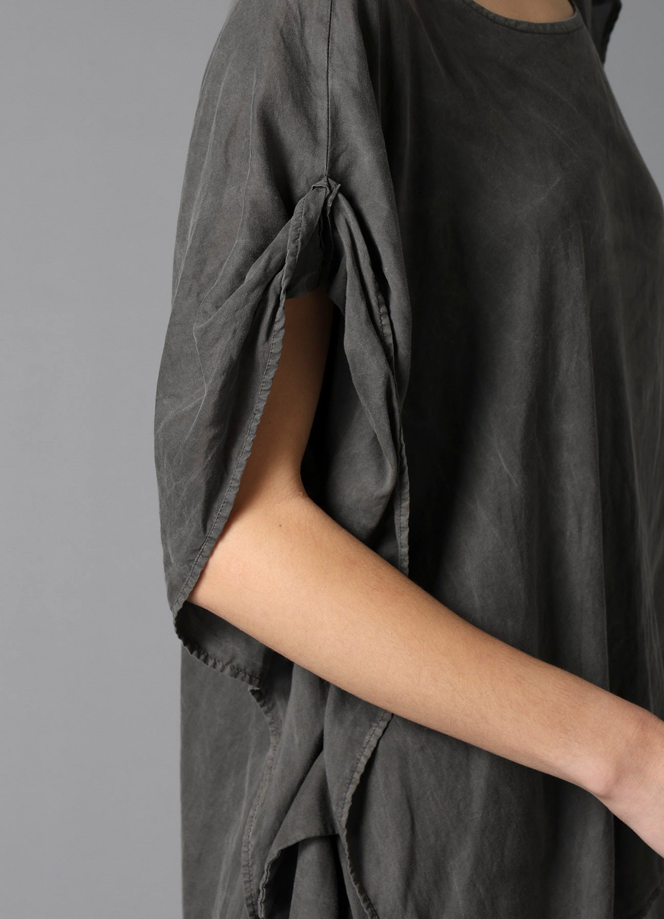 GARMENT-DYED LAWN SQUARE BLOUSE
