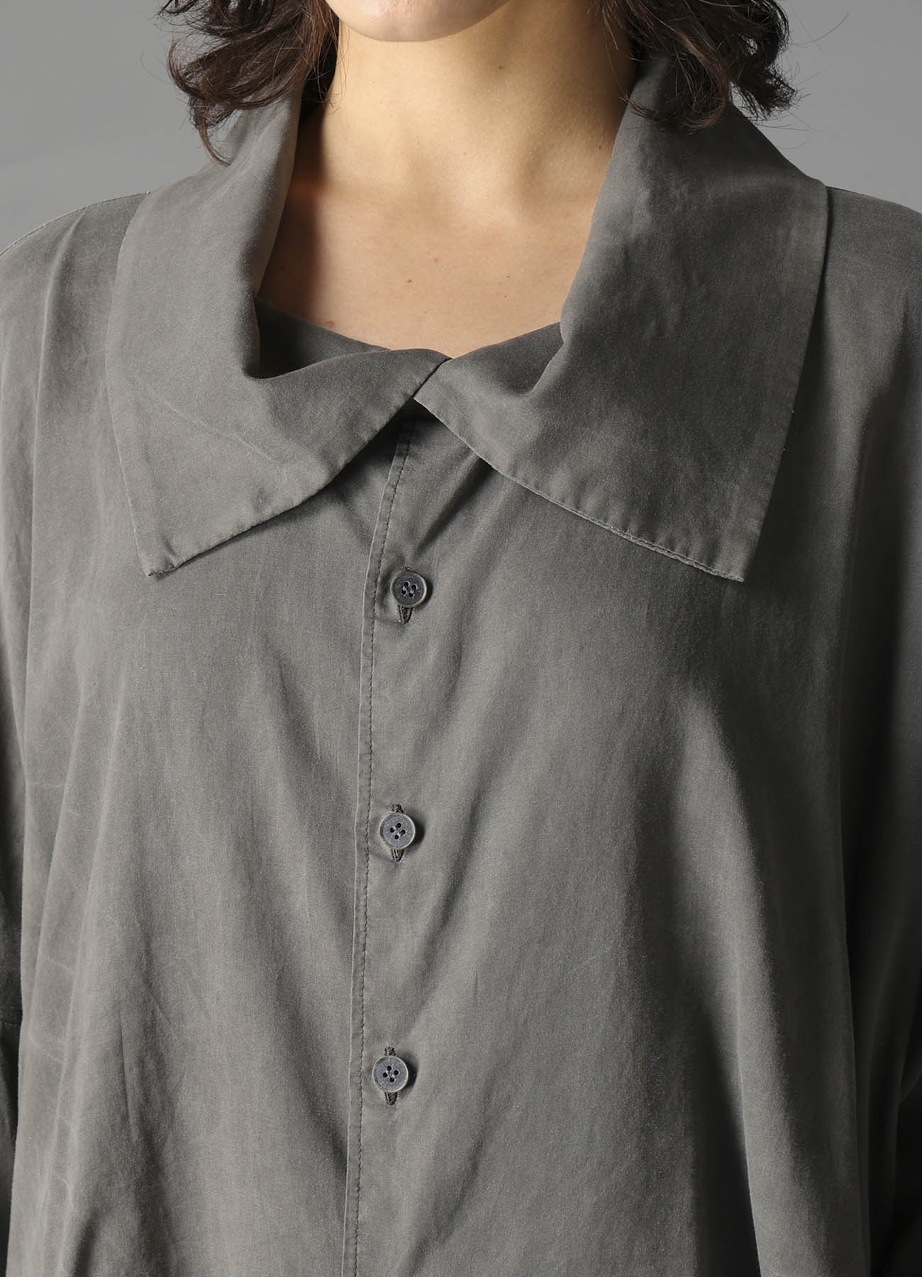 GARMENT-DYED LAWN ELBOW SLIT SHIRT