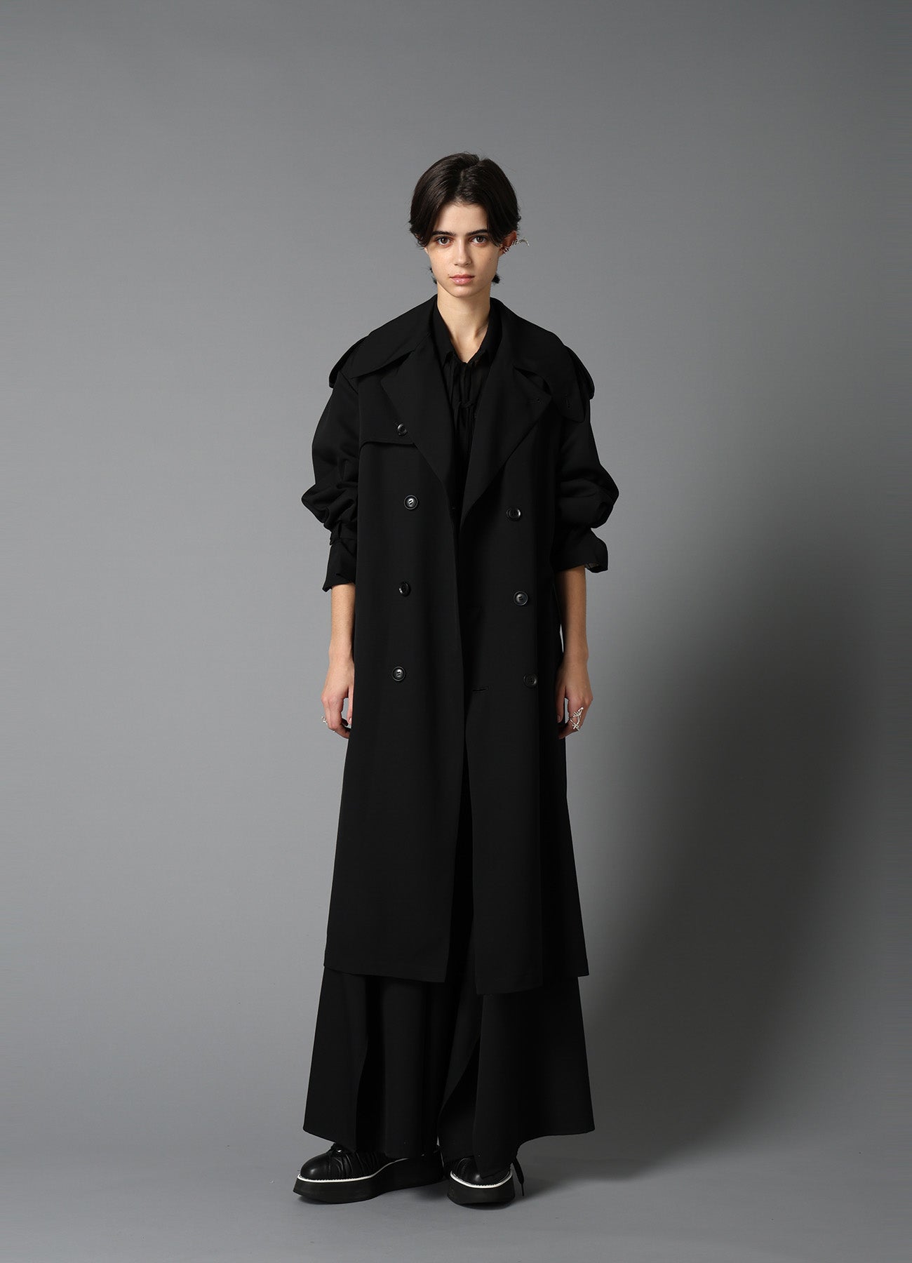 d*7様 YOHJI YAMAMOTO トレンチコート STAFF STYLING｜THE SHOP YOHJI YAMAMOTO