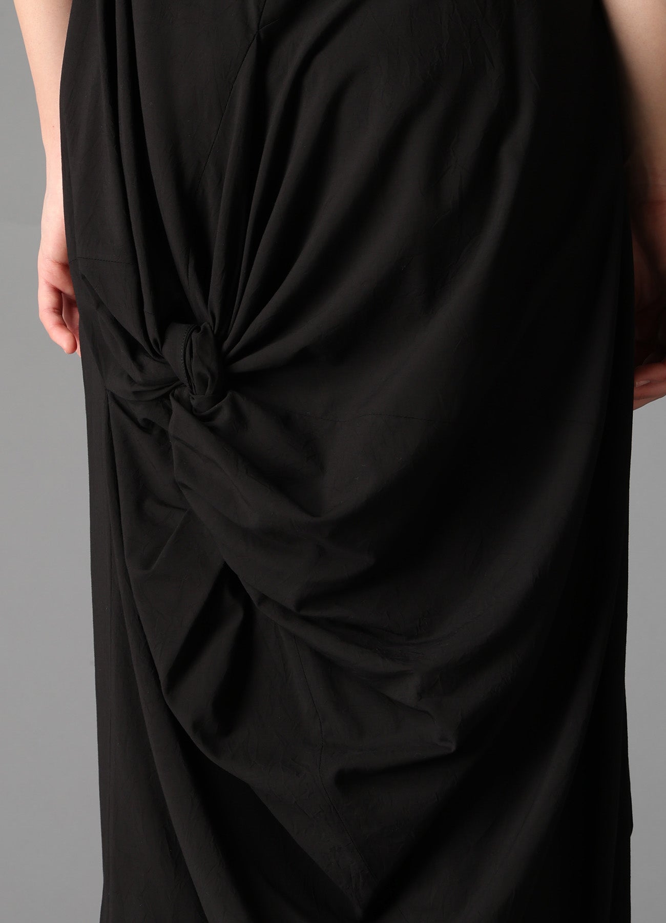 RY/ WRINKLED TWISTED DRES