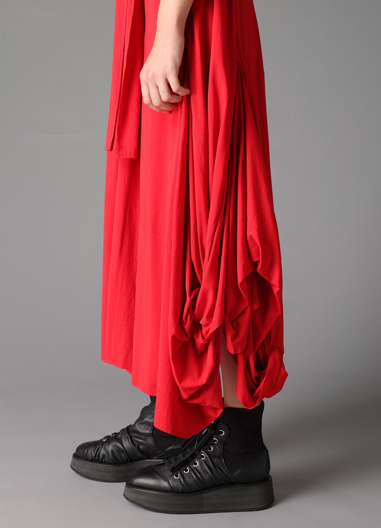 RY/ WRINKLED TWISTED DRES
