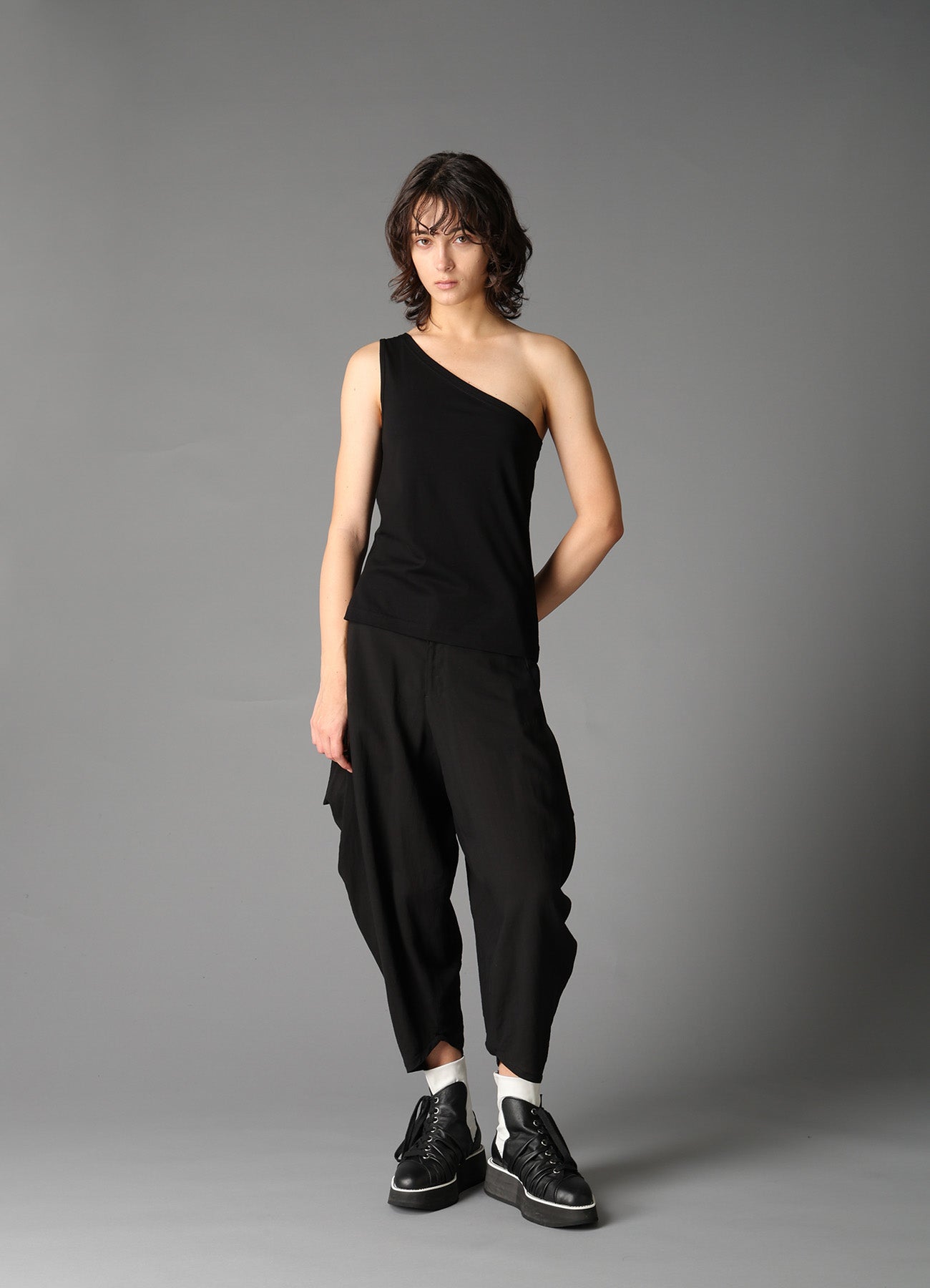 CELLULOSE/ LINEN LAWN BIG TUCK PANTS A – THE SHOP YOHJI YAMAMOTO