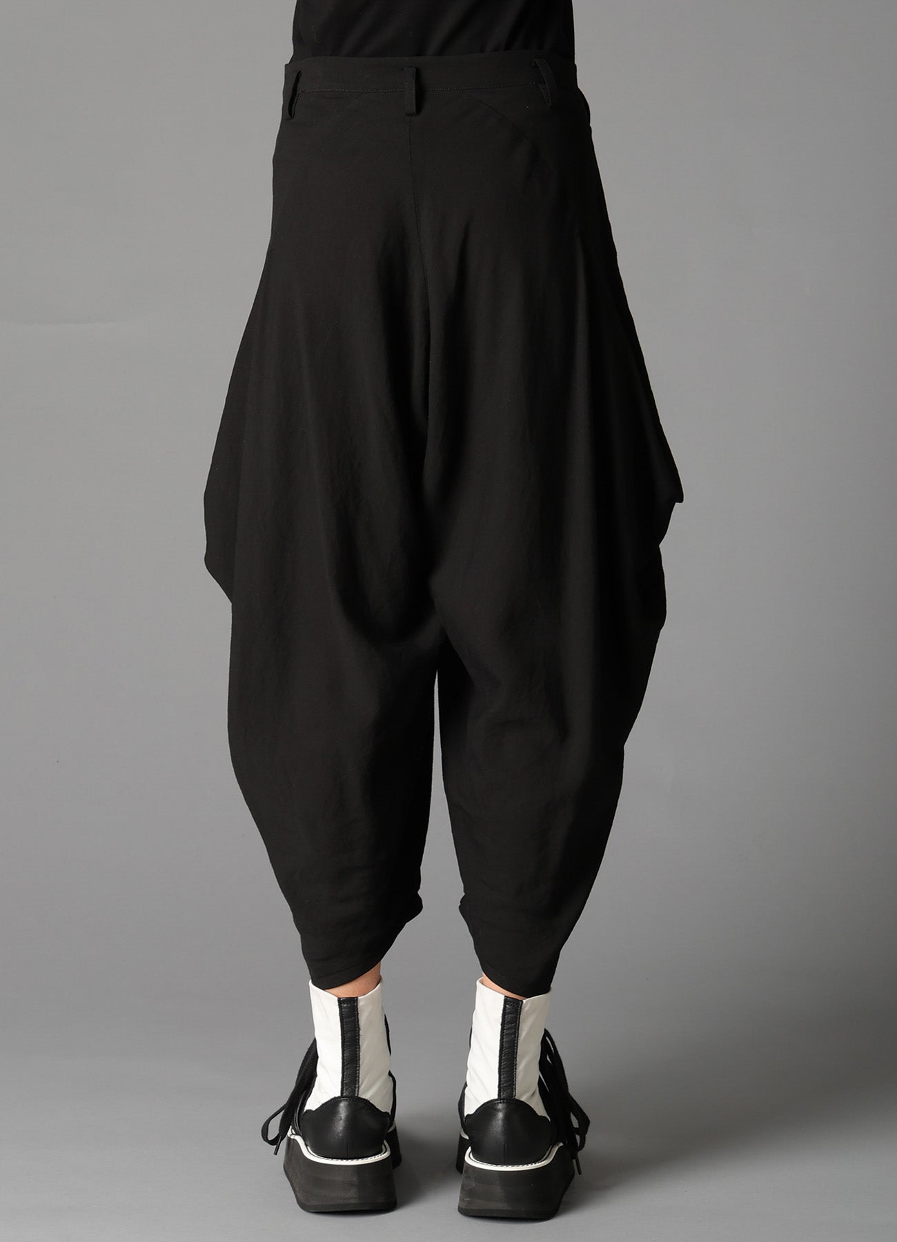 CELLULOSE/ LINEN LAWN BIG TUCK PANTS A – THE SHOP YOHJI YAMAMOTO