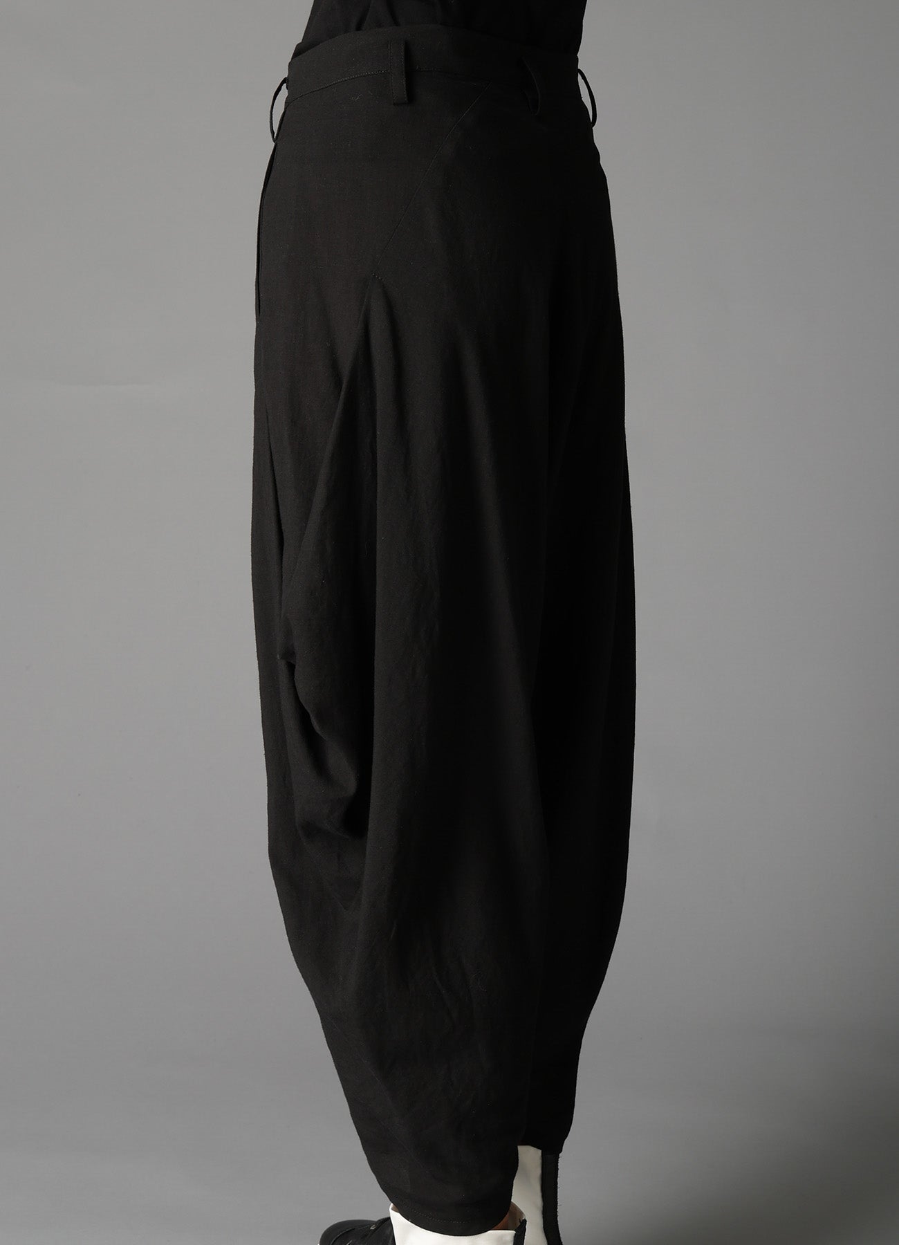 CELLULOSE/ LINEN LAWN BIG TUCK PANTS A