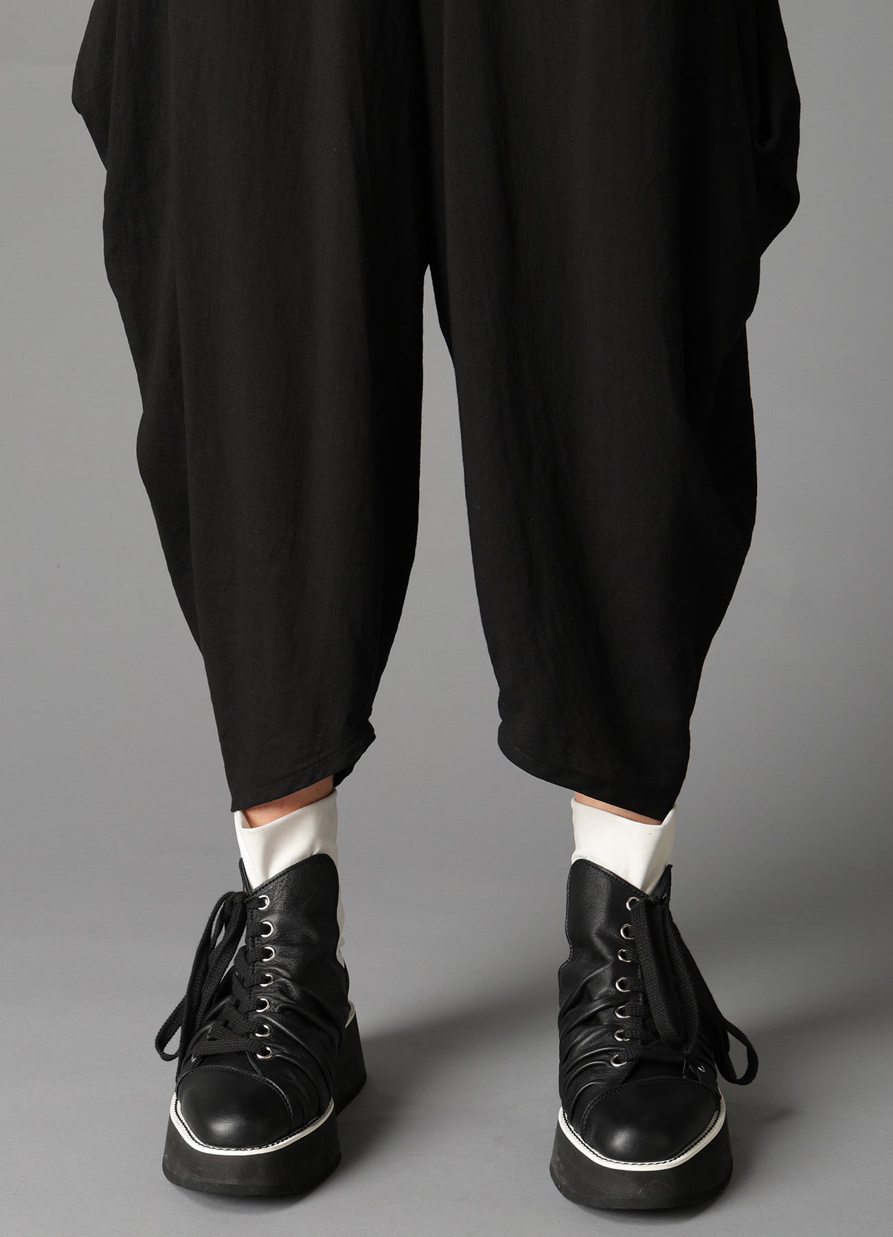 CELLULOSE/ LINEN LAWN BIG TUCK PANTS A