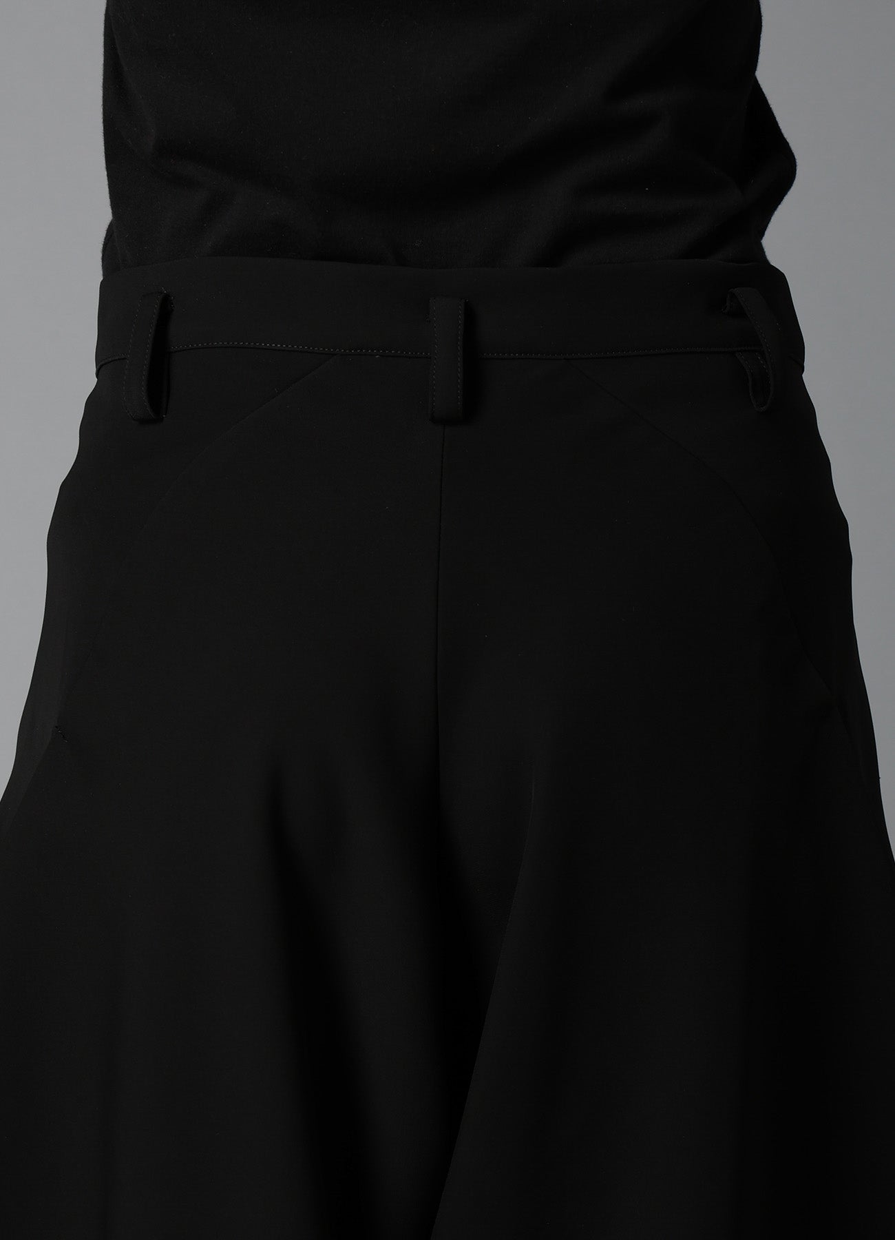 DOUBLE SATIN BIG TUCK PANTS