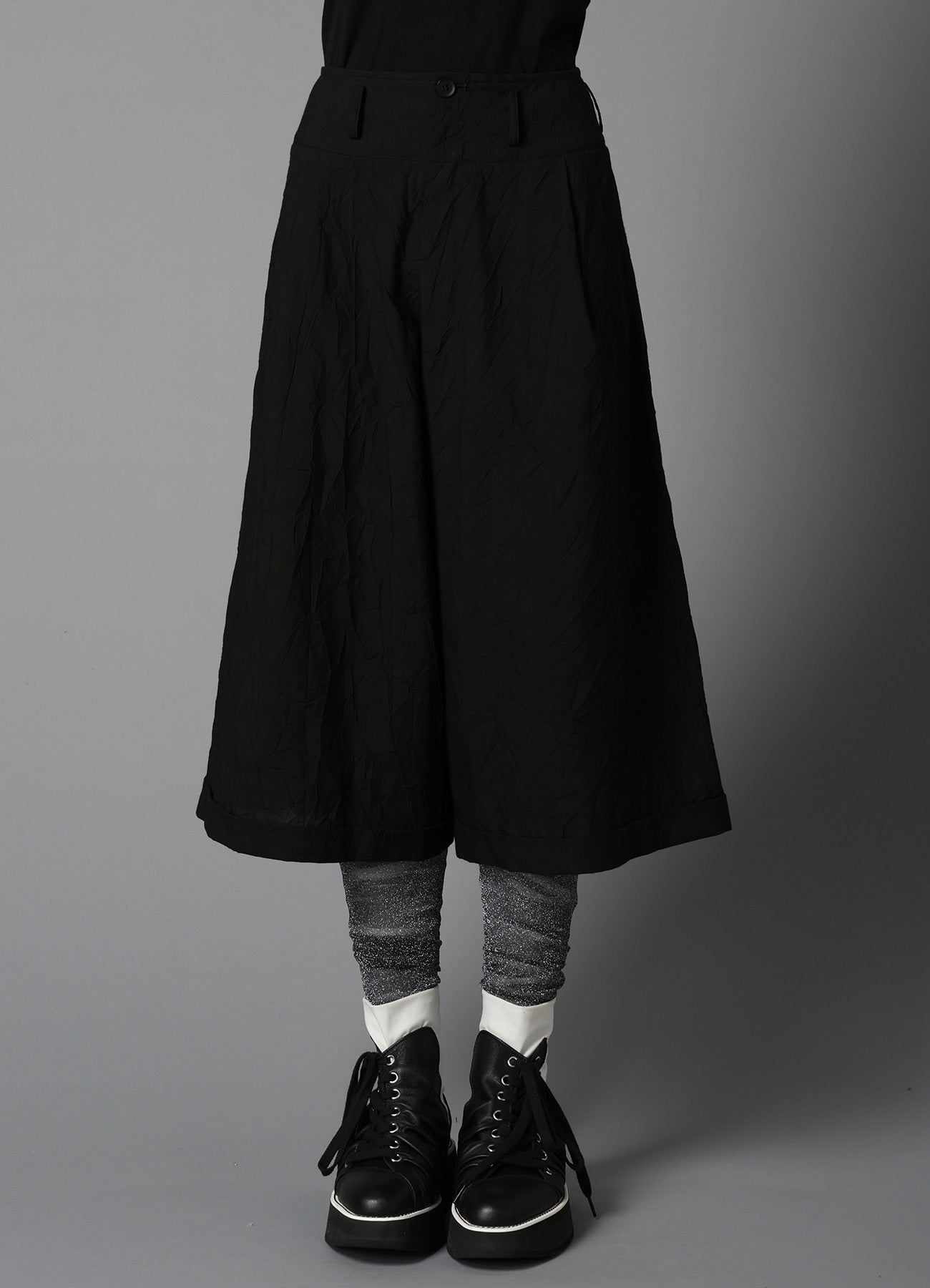 WRINKLED TYPEWRITER CROPPED MACKIN PANTS