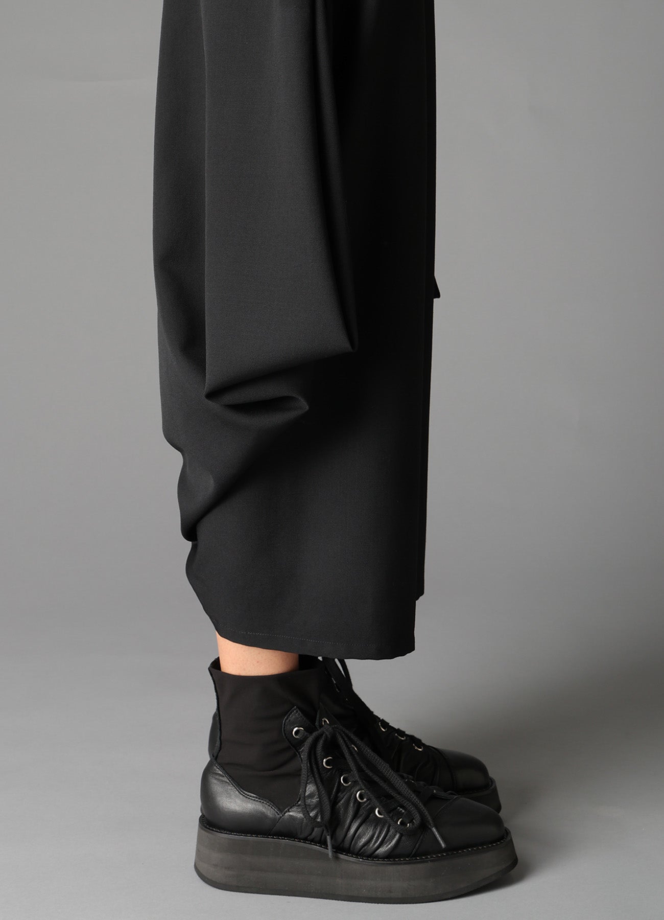 W/GABARDINE BIG TUCK PANTS B