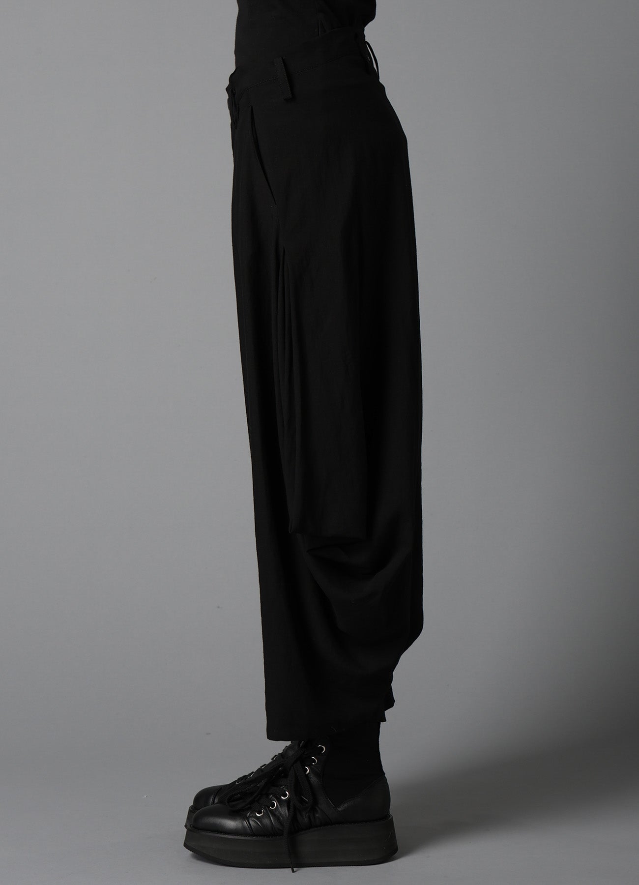 CELLULOSE/ LINEN LAWN BIG TUCK PANTS B – THE SHOP YOHJI YAMAMOTO