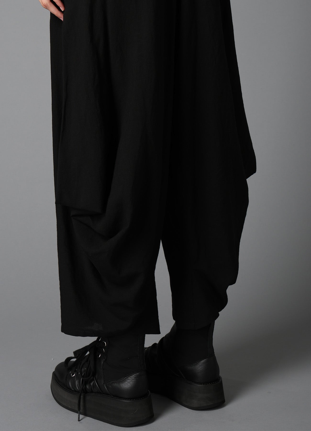 CELLULOSE/ LINEN LAWN BIG TUCK PANTS B