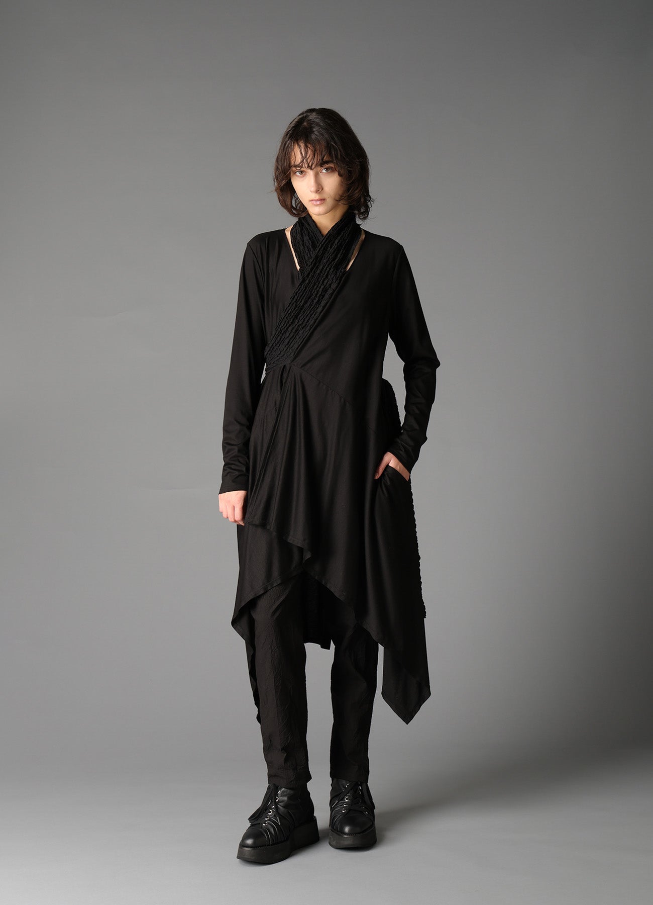 WRINKLED TYPEWRITER WAIST TUCK PANTS