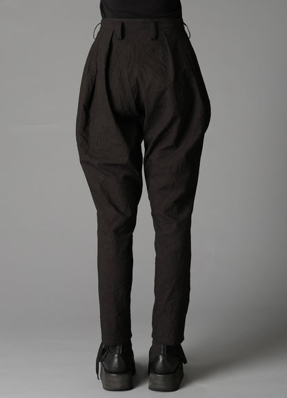 WRINKLED TYPEWRITER WAIST TUCK PANTS