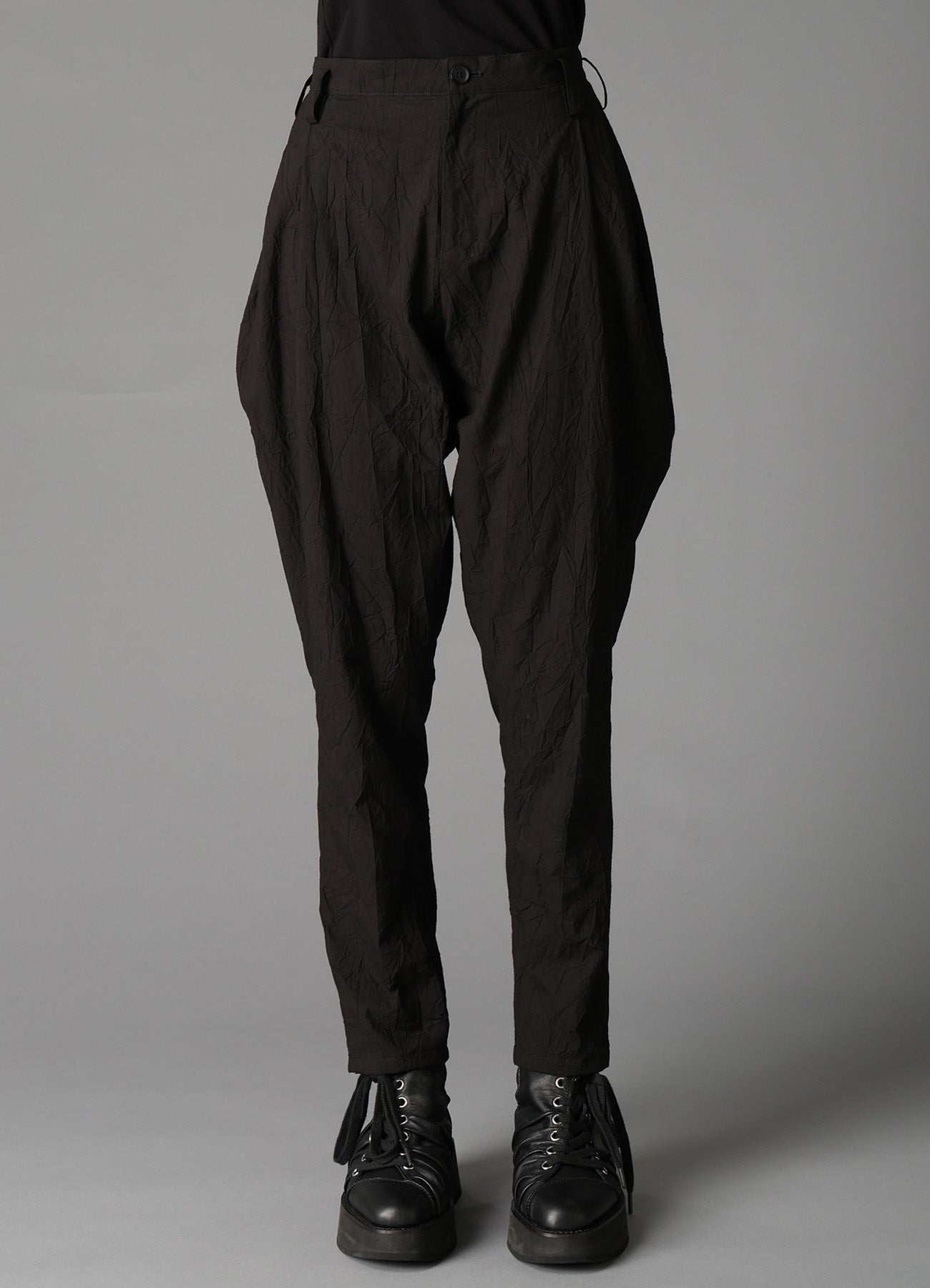 WRINKLED TYPEWRITER WAIST TUCK PANTS