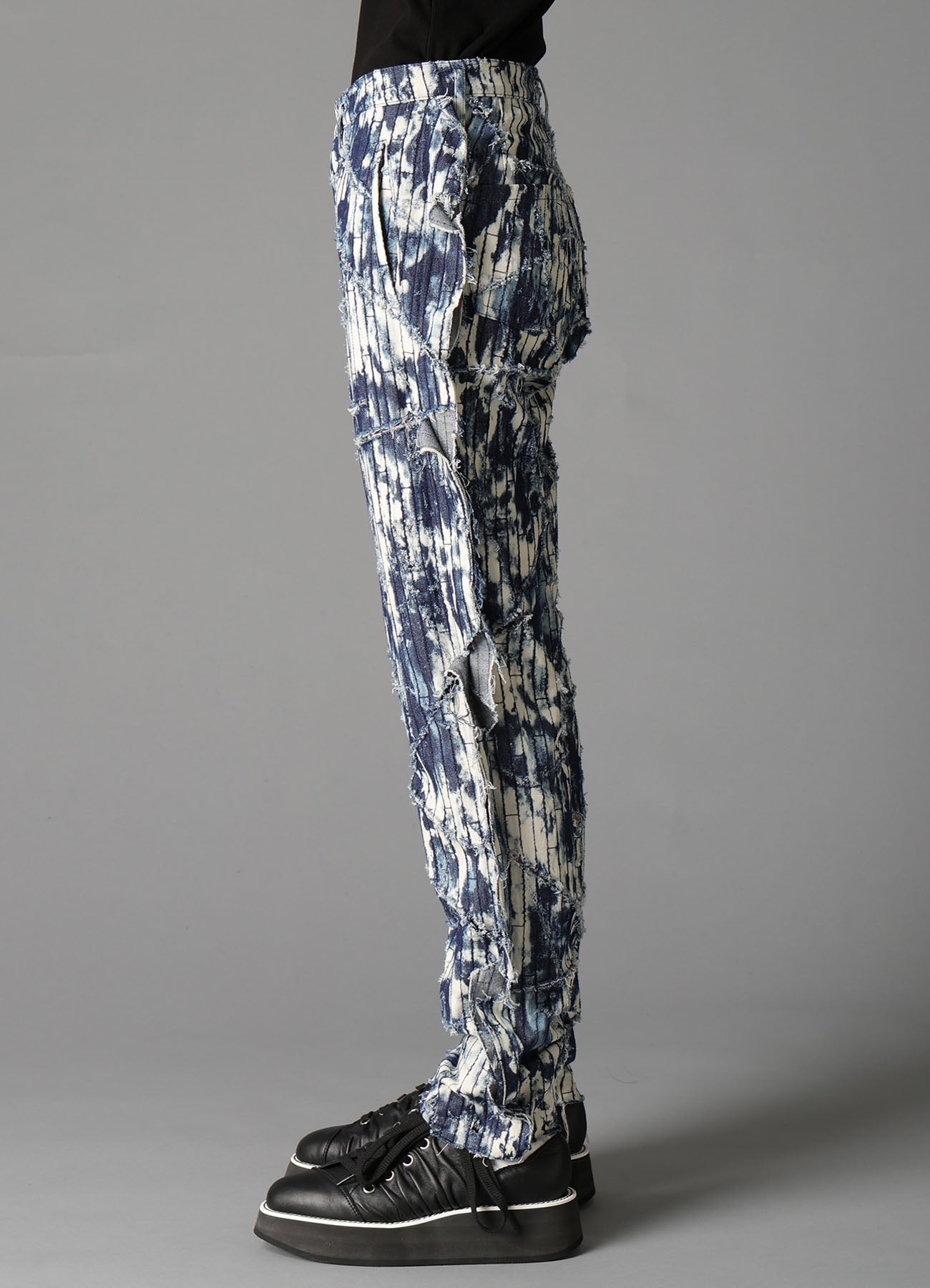 DAMAGED DENIM STRAIGHT PANTS