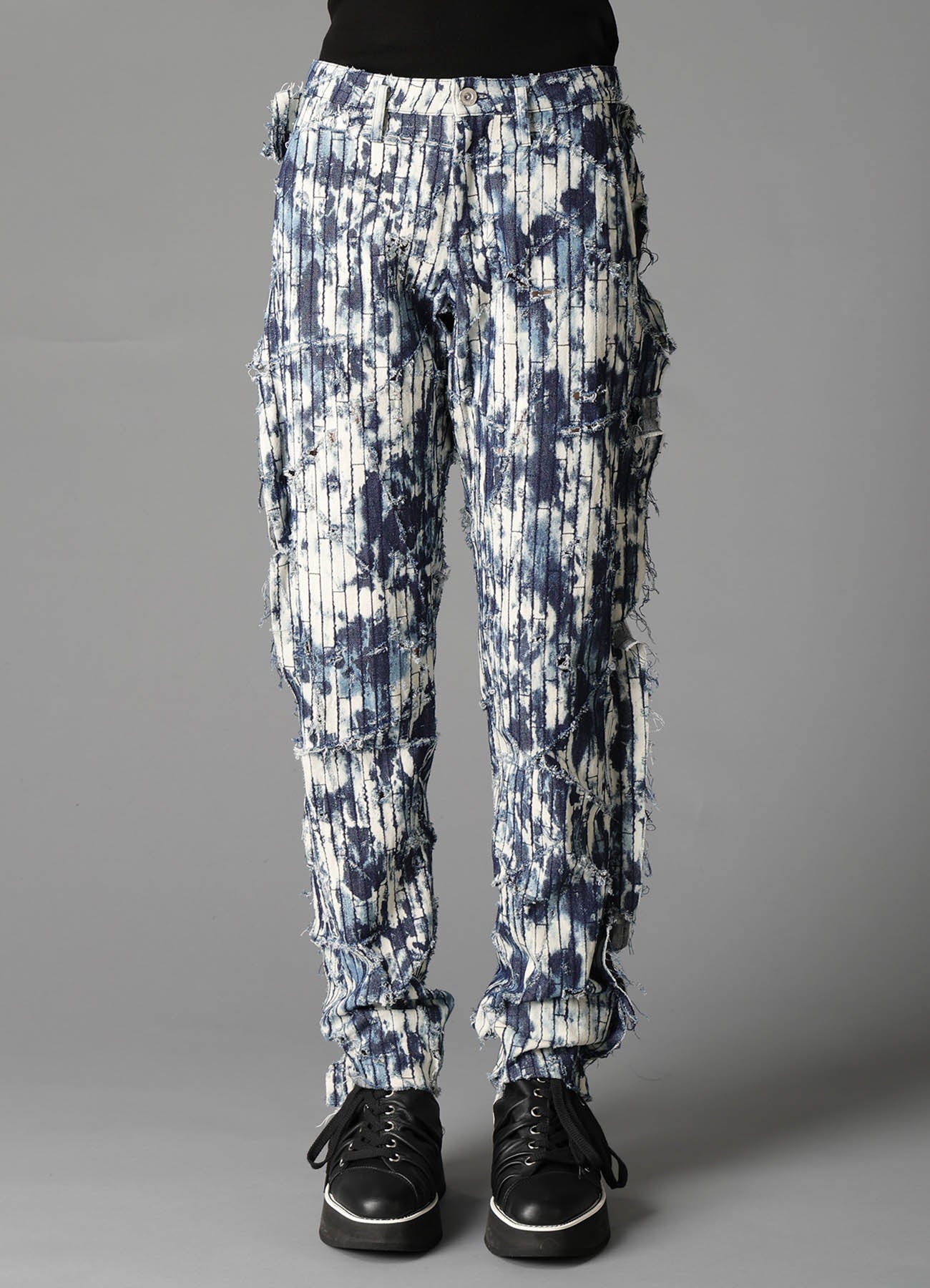 DAMAGED DENIM STRAIGHT PANTS