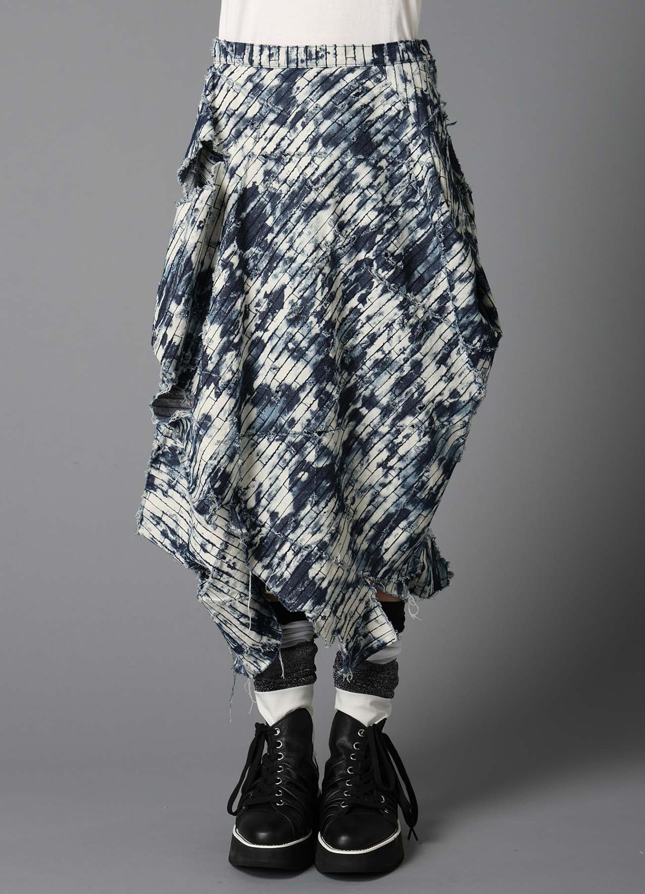 DAMAGED DENIM DRAPED SKIRT