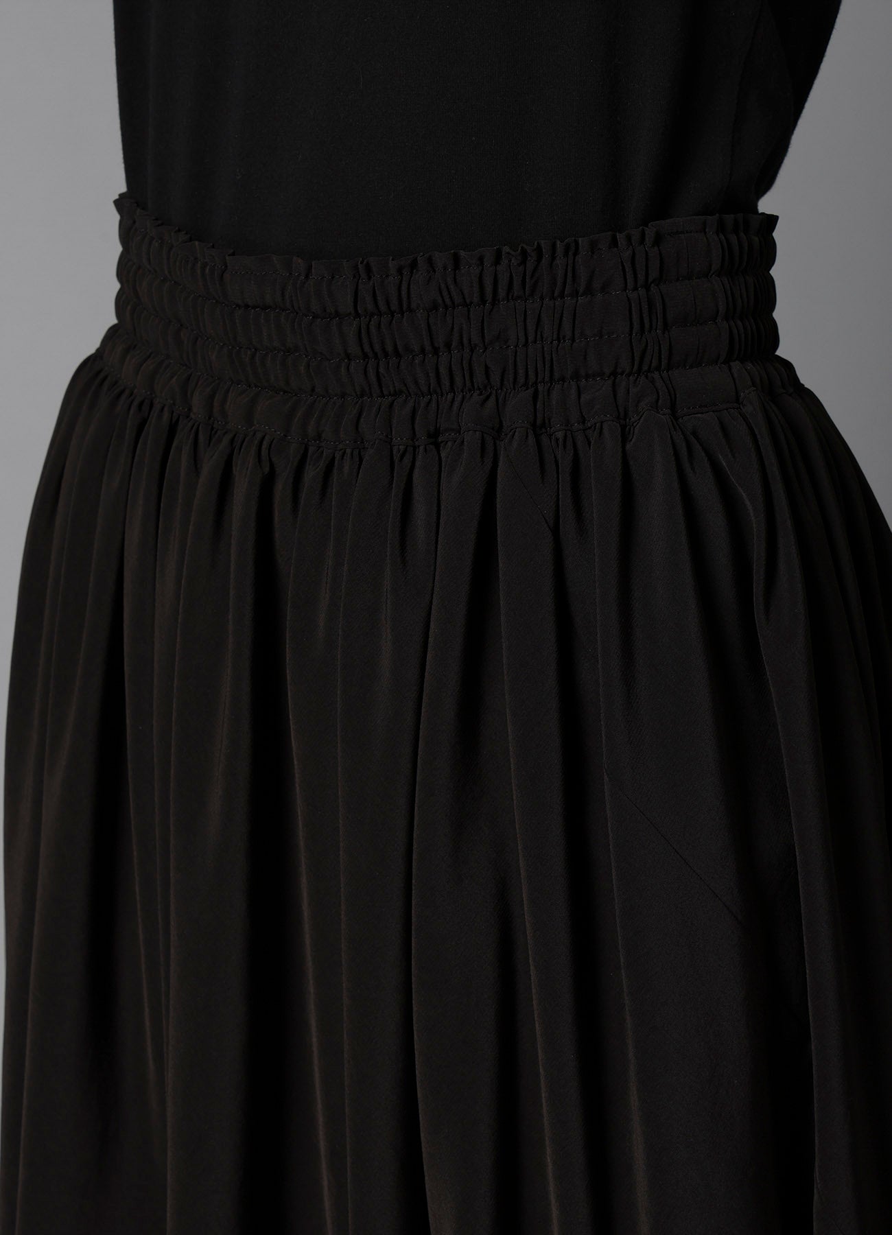 TA / PE ELASTIC WAIST SKIRT