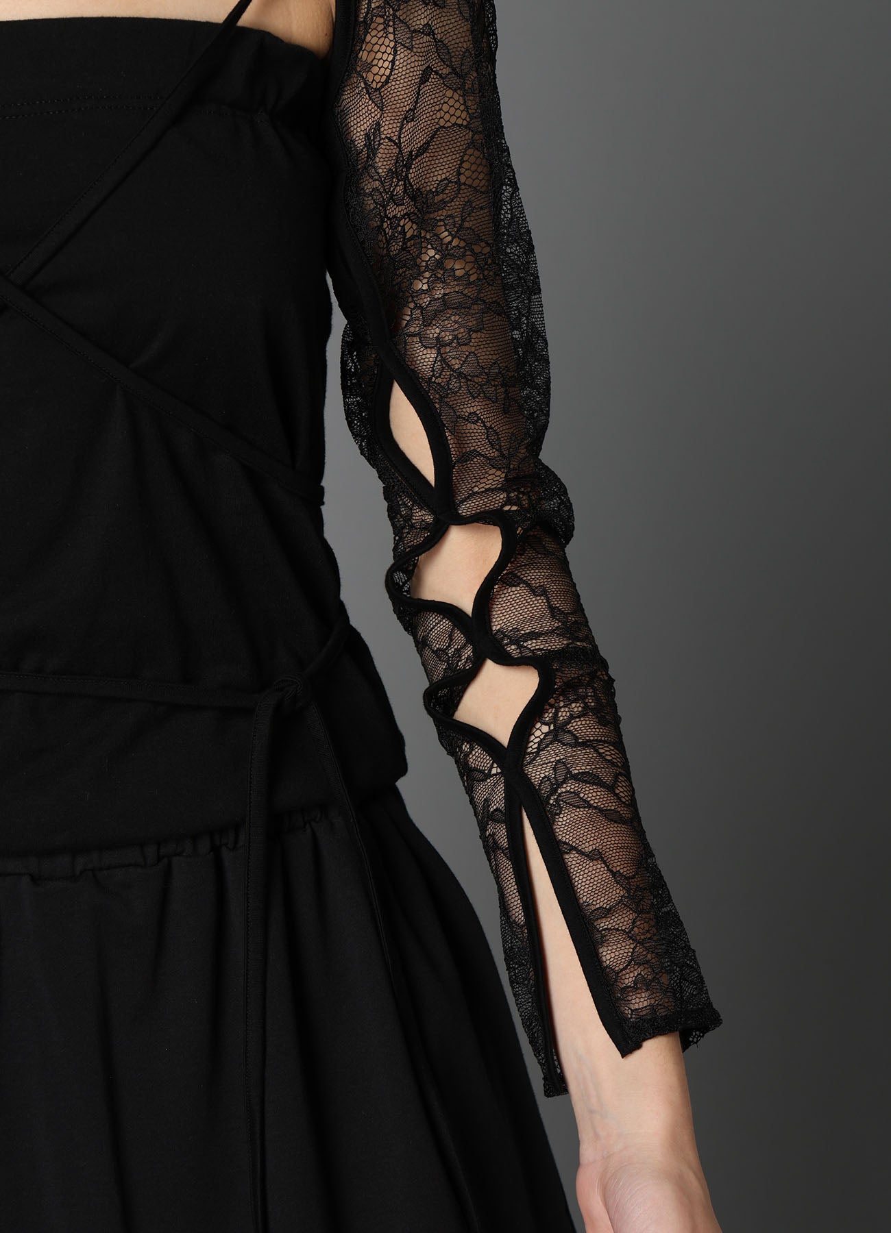 FLOWER LACE+SIGLE JERSEY SLEEVE SLIT BOLERO