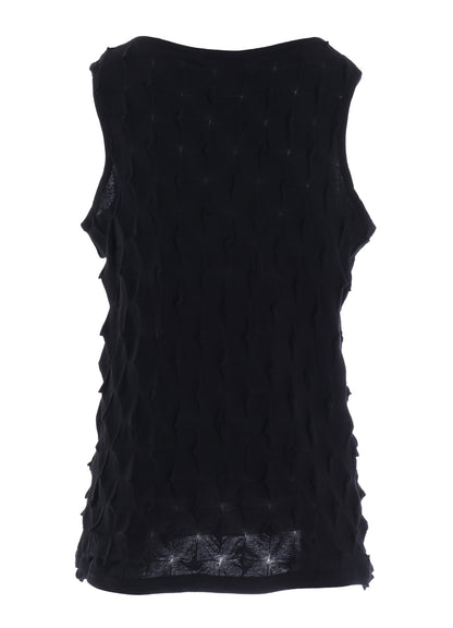 3D LINK STITCH ROUND HEM SLEEVELESS TEE