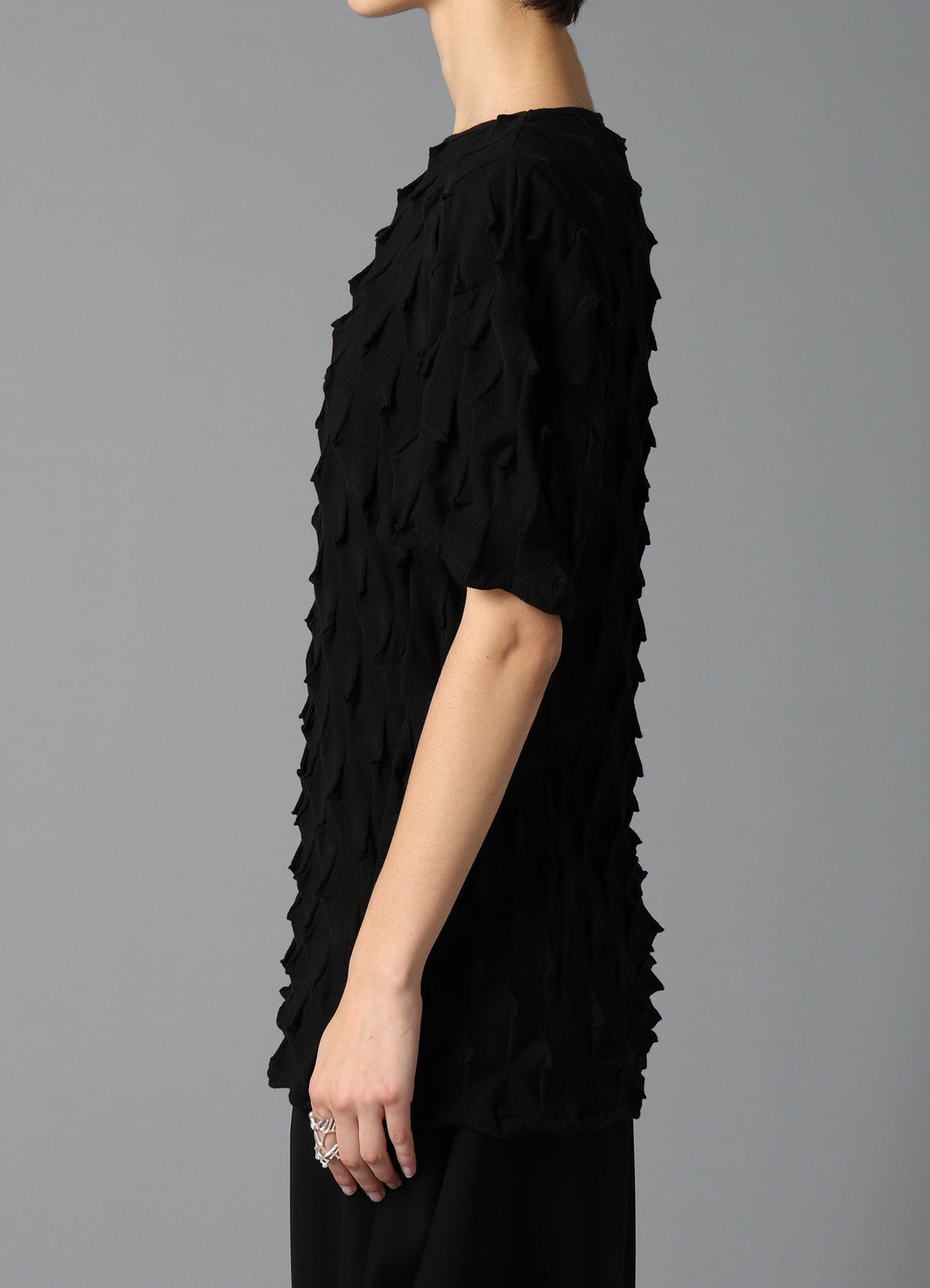 3D LINK STITCH PANEL DESIGN TEE