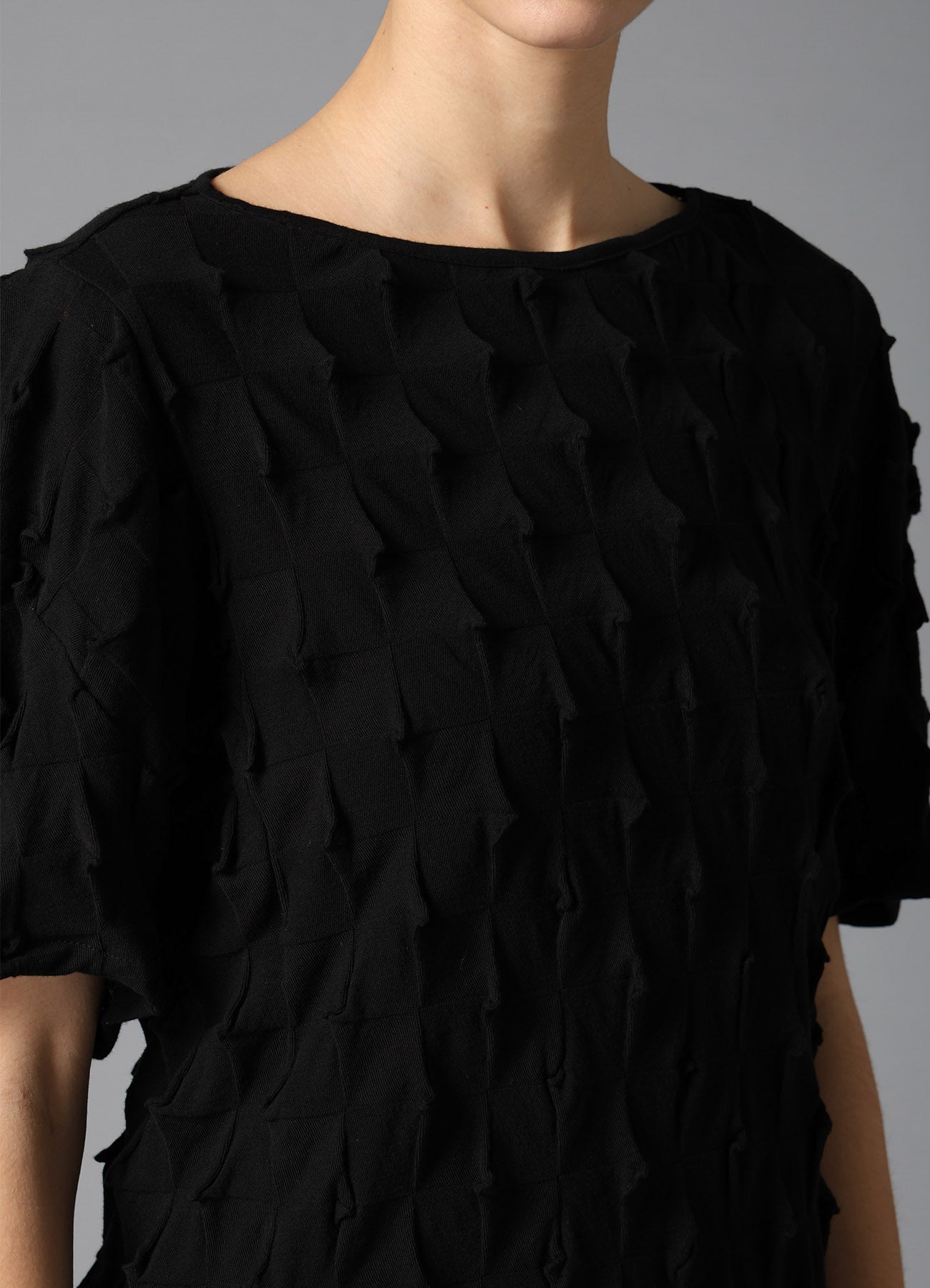 3D LINK STITCH PANEL DESIGN TEE