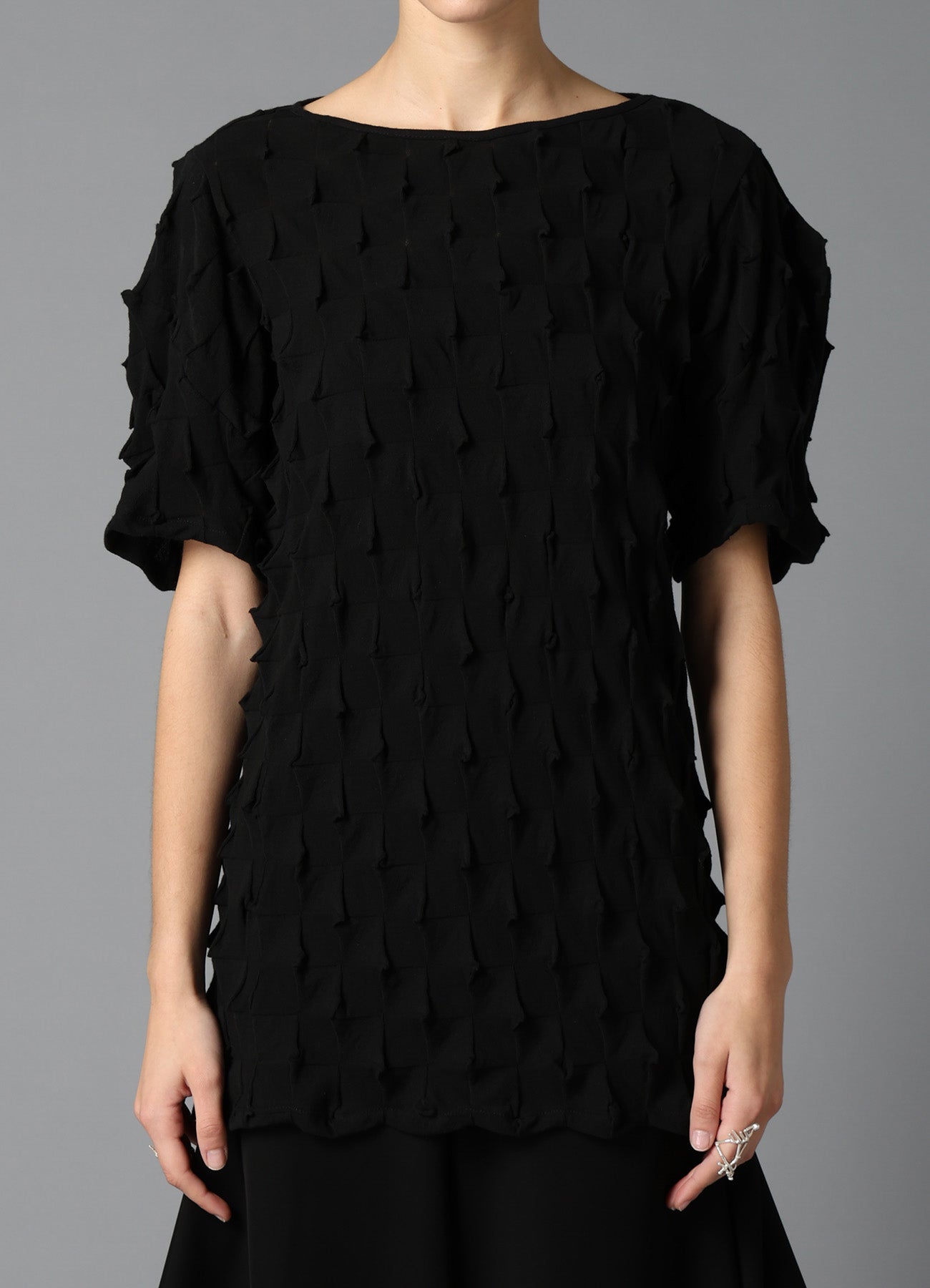 3D LINK STITCH PANEL DESIGN TEE